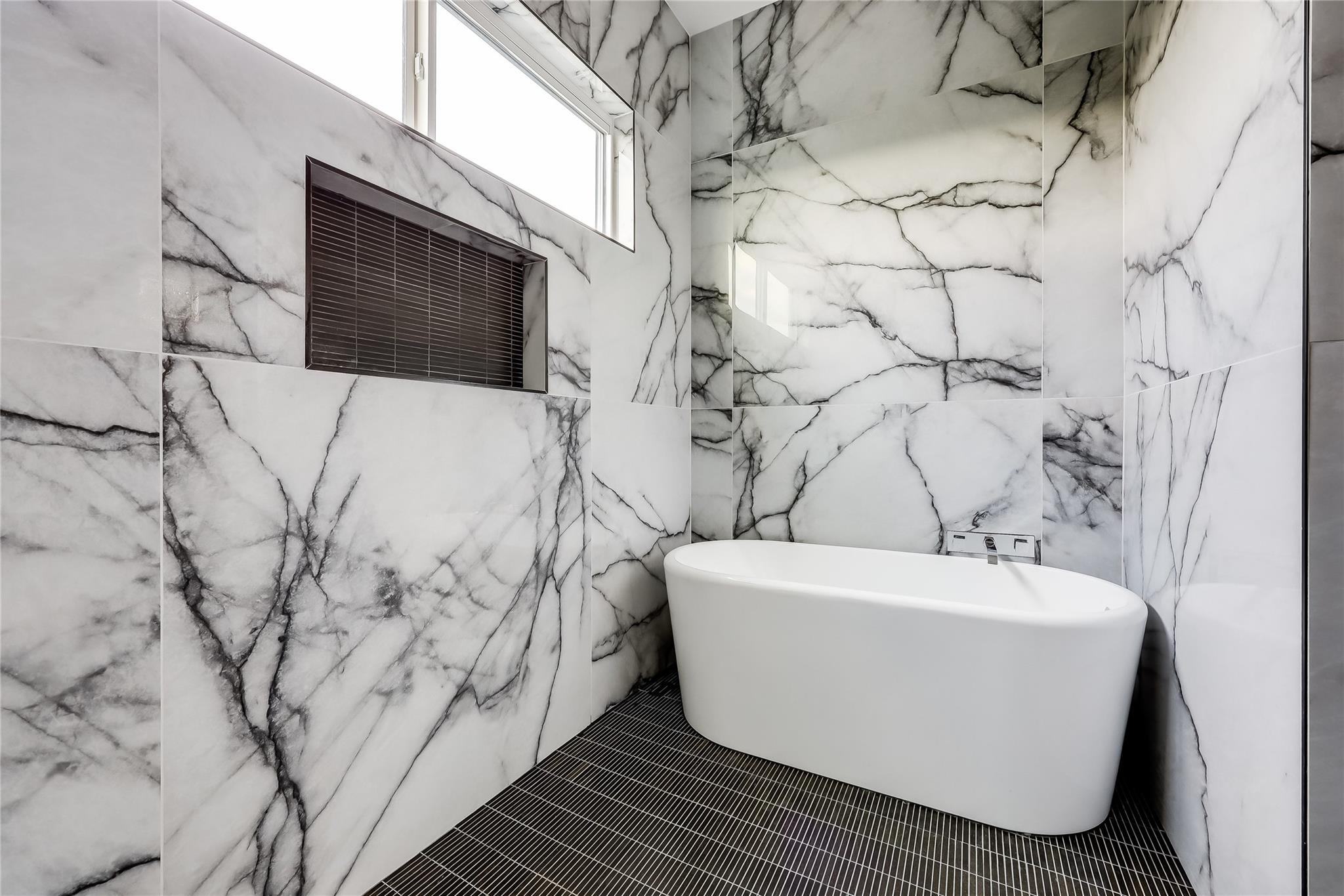 8009 Flintlock Cir, Lago Vista, TX 78645