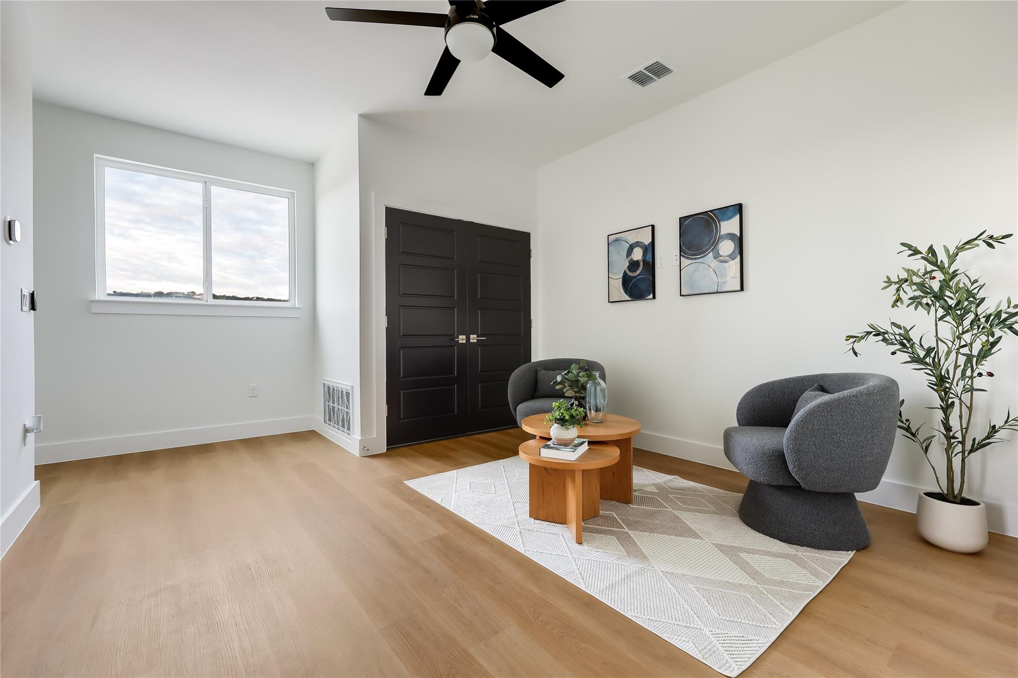 8009 Flintlock Cir, Lago Vista, TX 78645