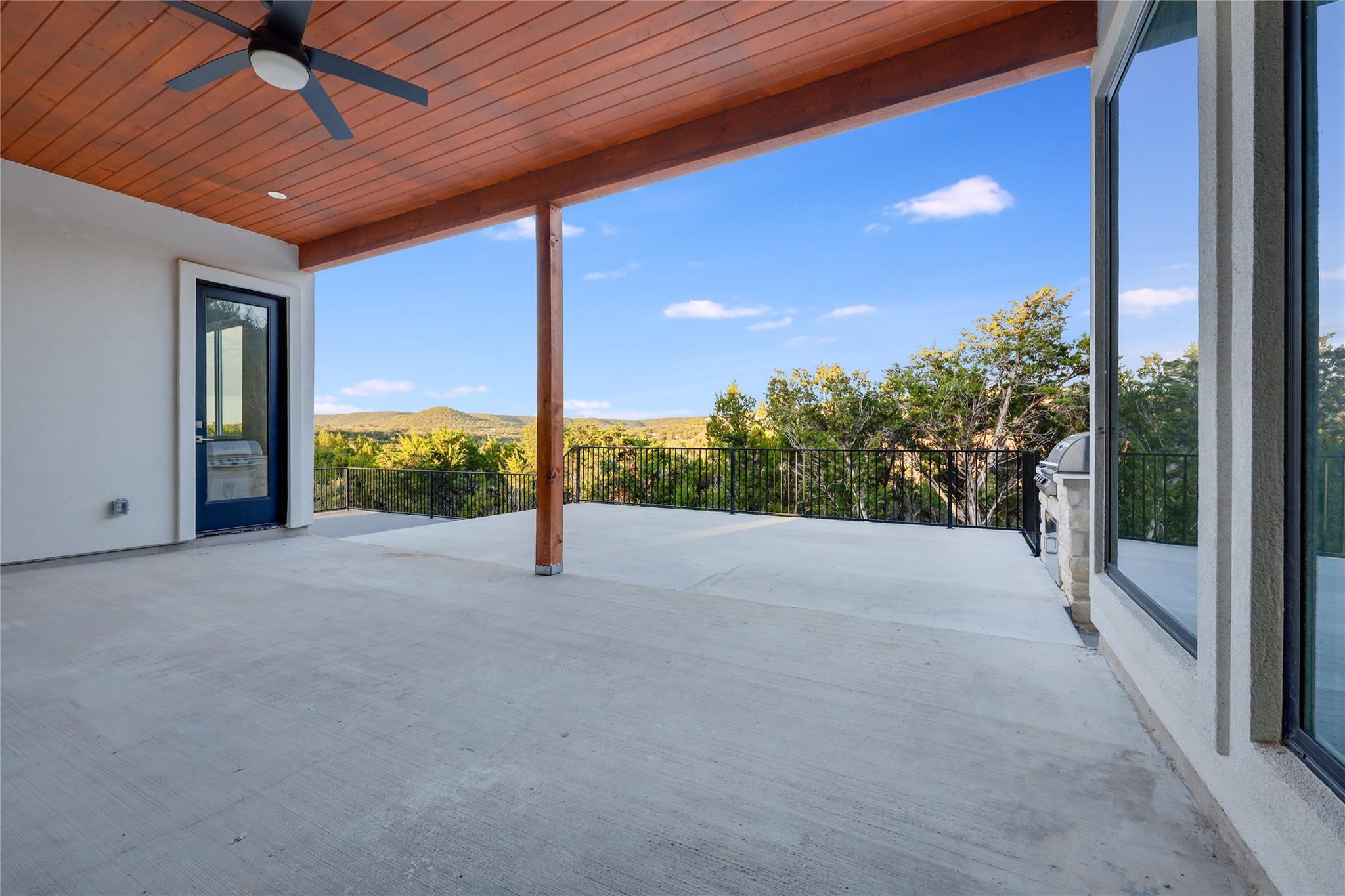 8009 Flintlock Cir, Lago Vista, TX 78645