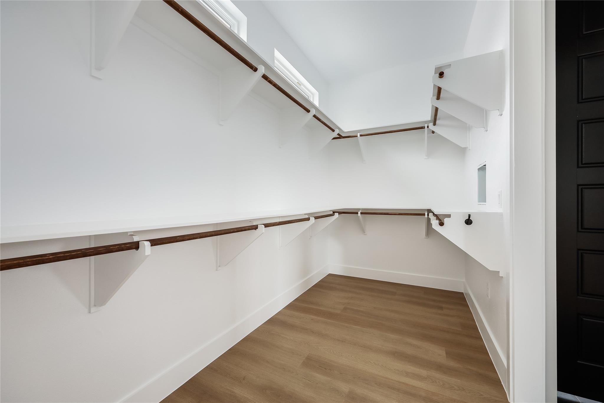 8009 Flintlock Cir, Lago Vista, TX 78645