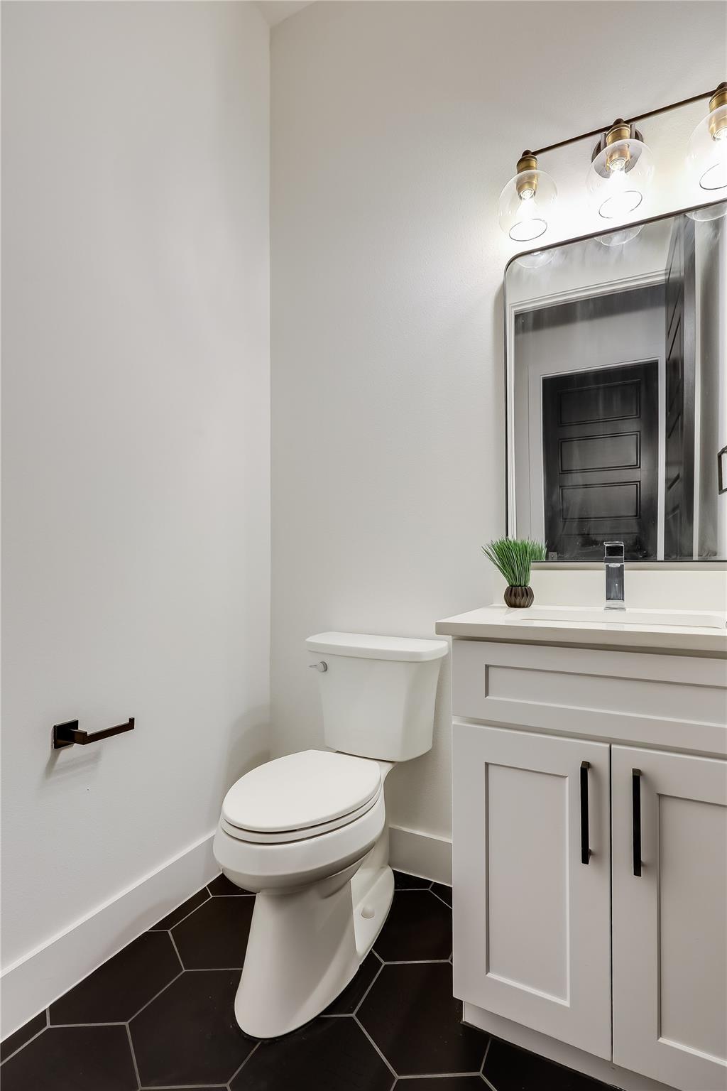 8009 Flintlock Cir, Lago Vista, TX 78645