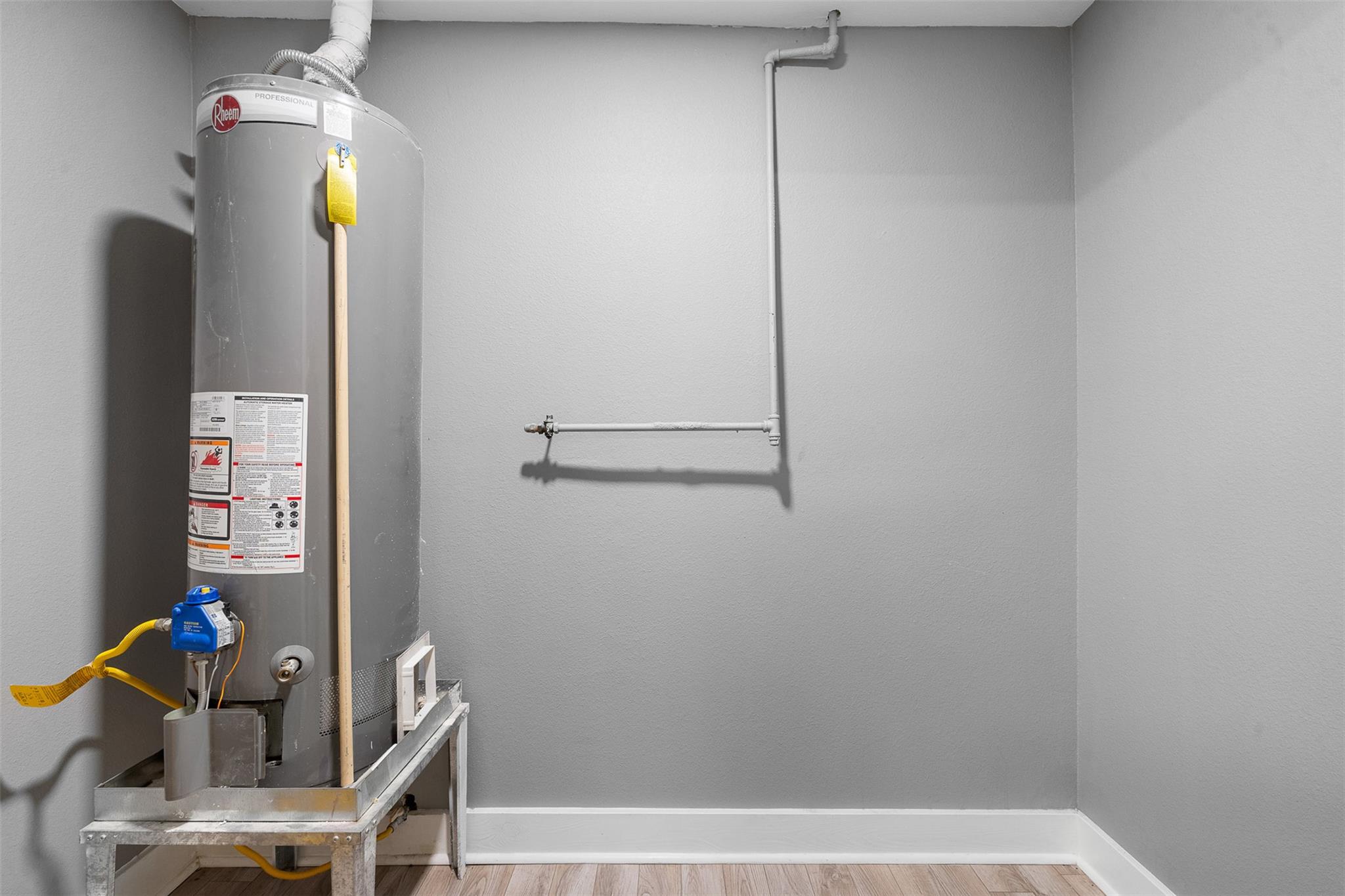 406 N Gray St, Caldwell, TX 77836