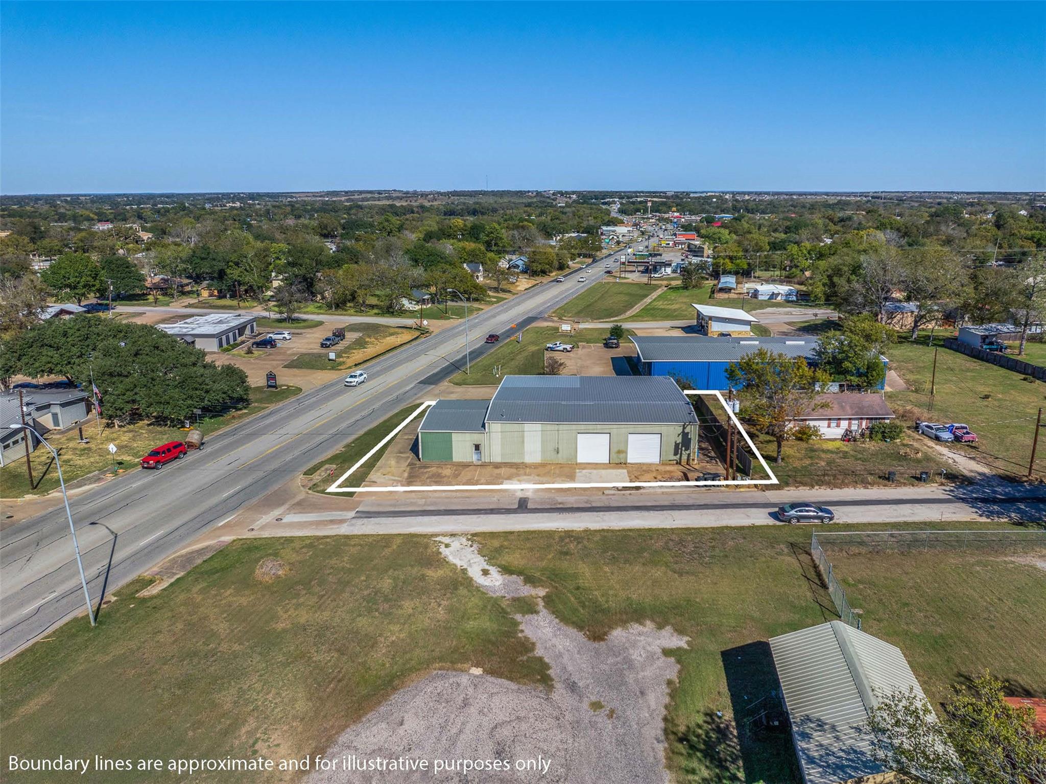 406 N Gray St, Caldwell, TX 77836
