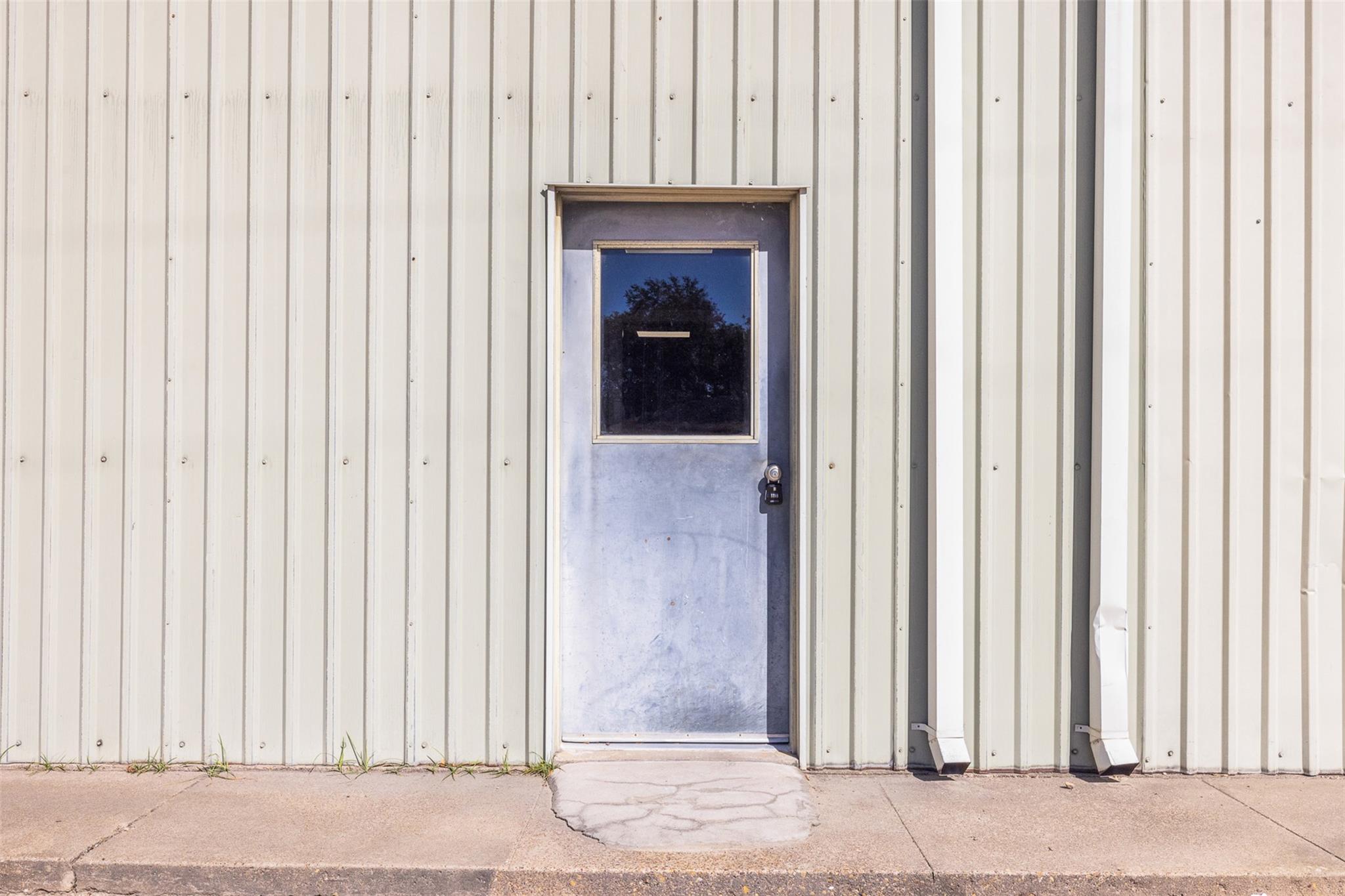 406 N Gray St, Caldwell, TX 77836