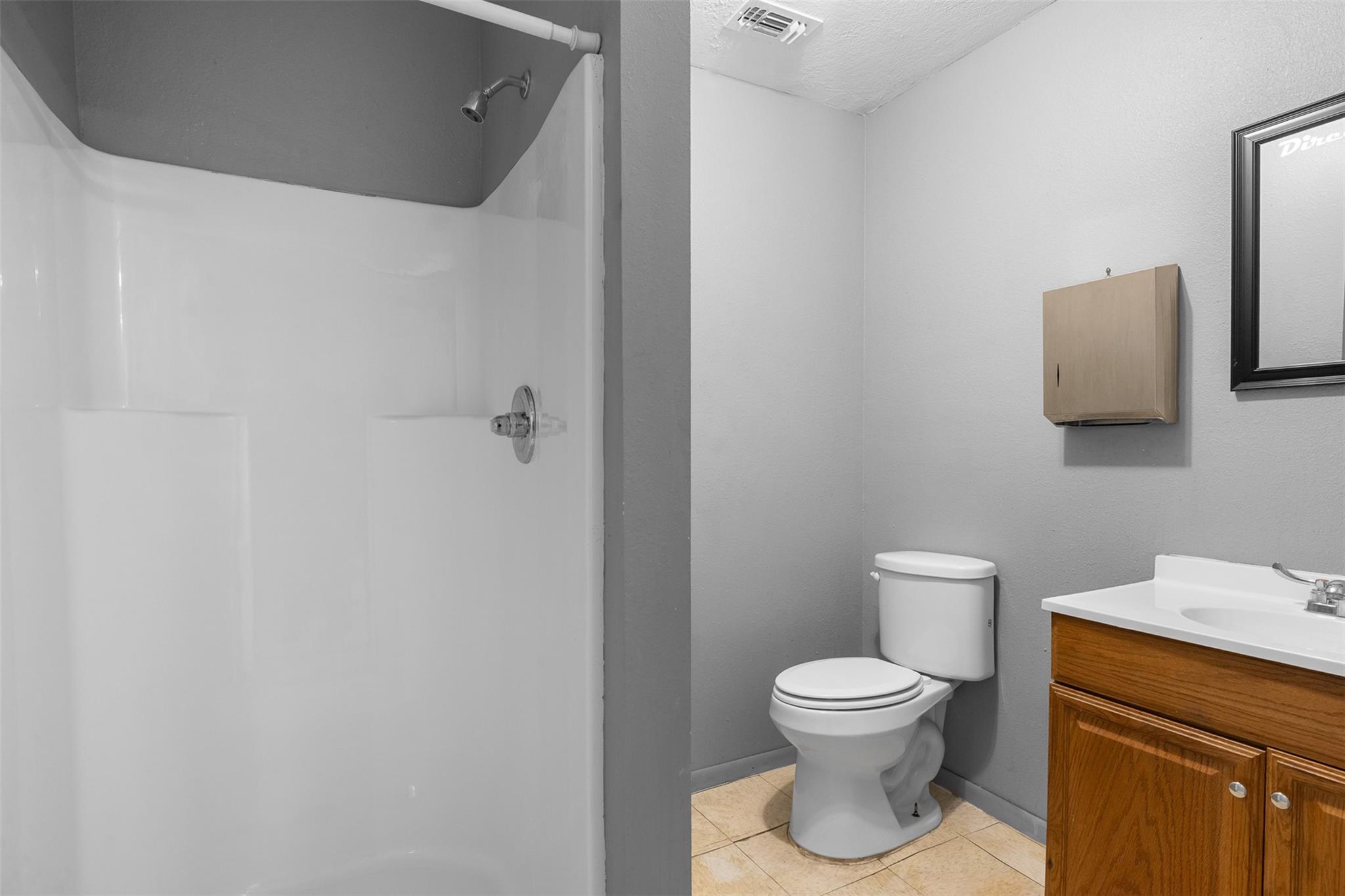 406 N Gray St, Caldwell, TX 77836