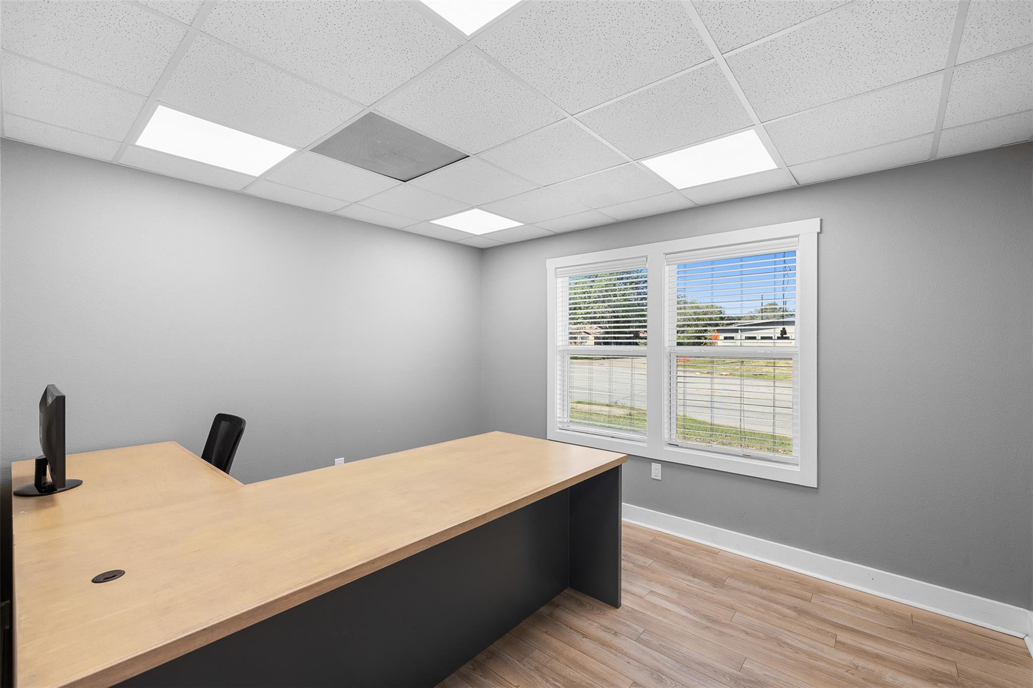 406 N Gray St, Caldwell, TX 77836