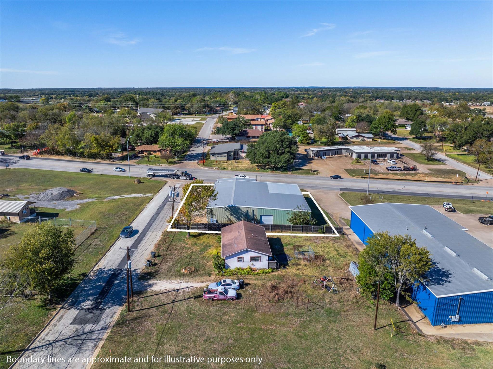 406 N Gray St, Caldwell, TX 77836