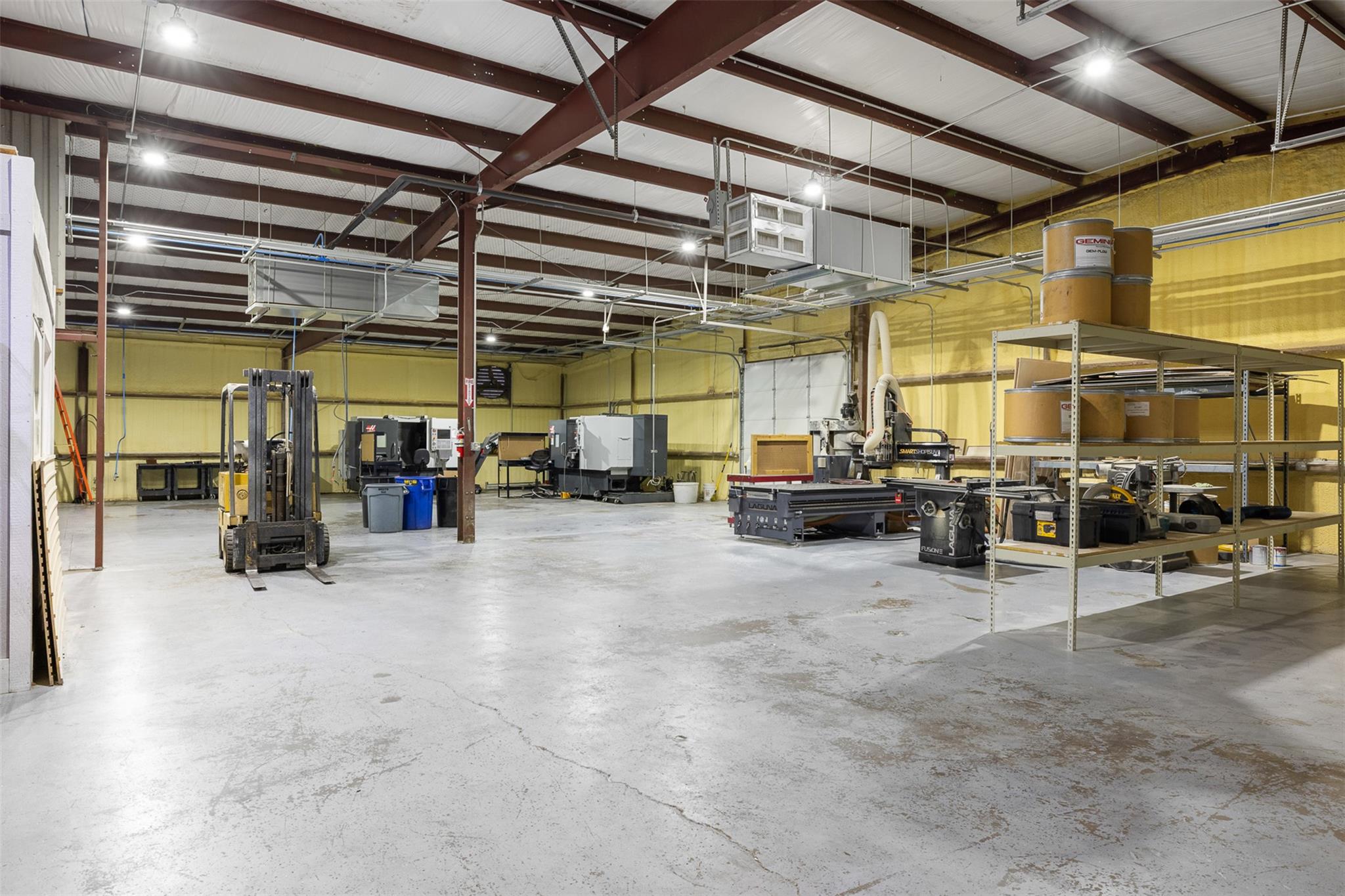 406 N Gray St, Caldwell, TX 77836