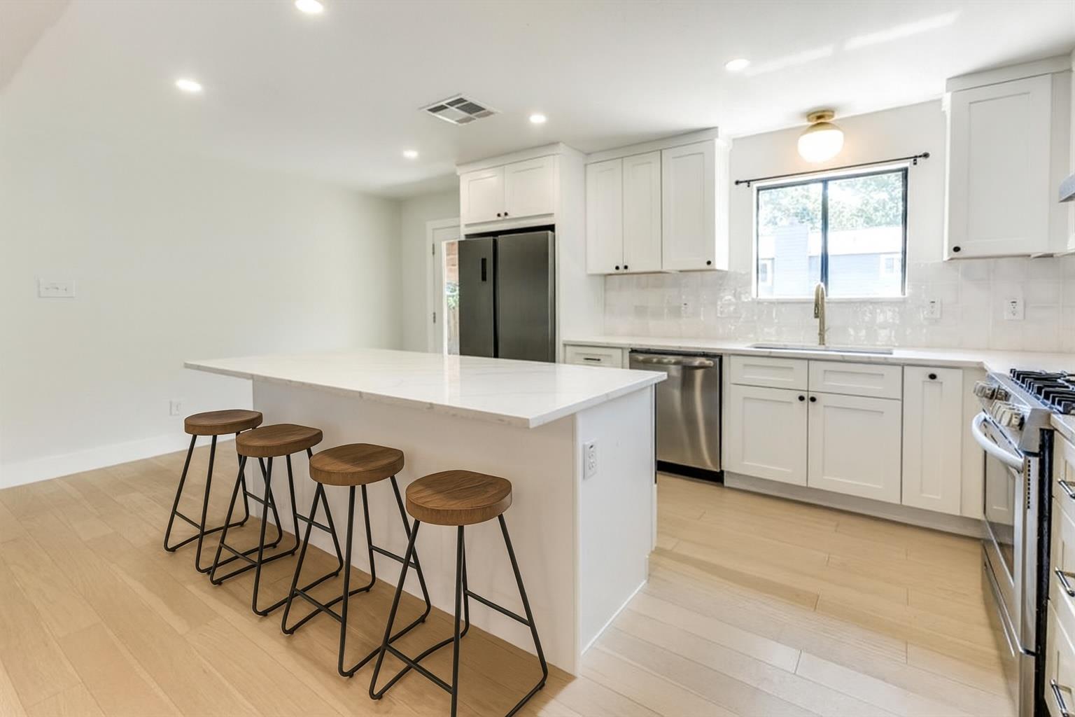 7901 Keswick Dr, Austin, TX 78745