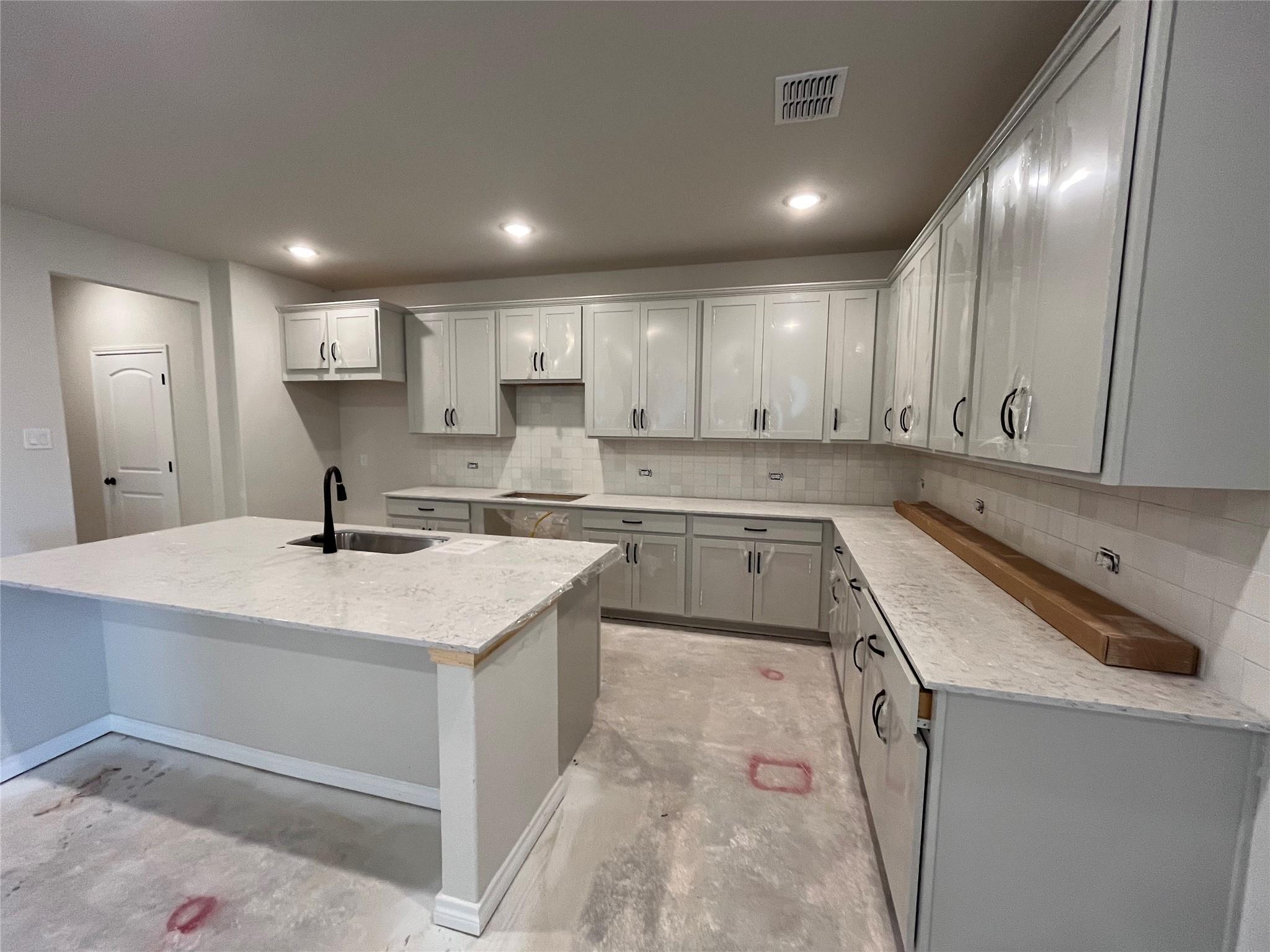 116 Clover Bnd, Liberty Hill, TX 78642