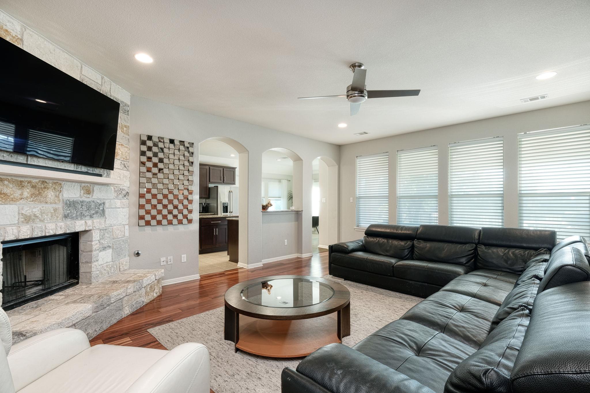 4362 Green Tree Dr, Round Rock, TX 78665