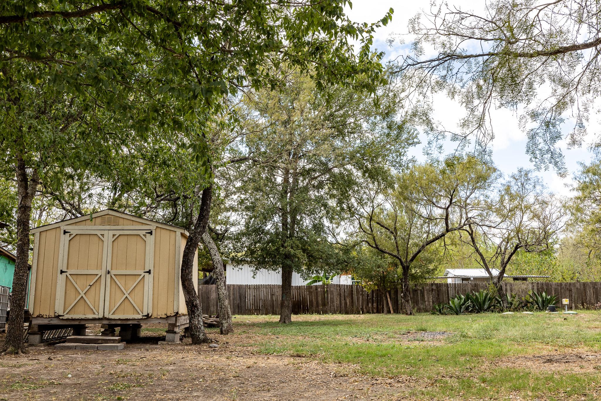 310 Union Hill Rd, Luling, TX 78648