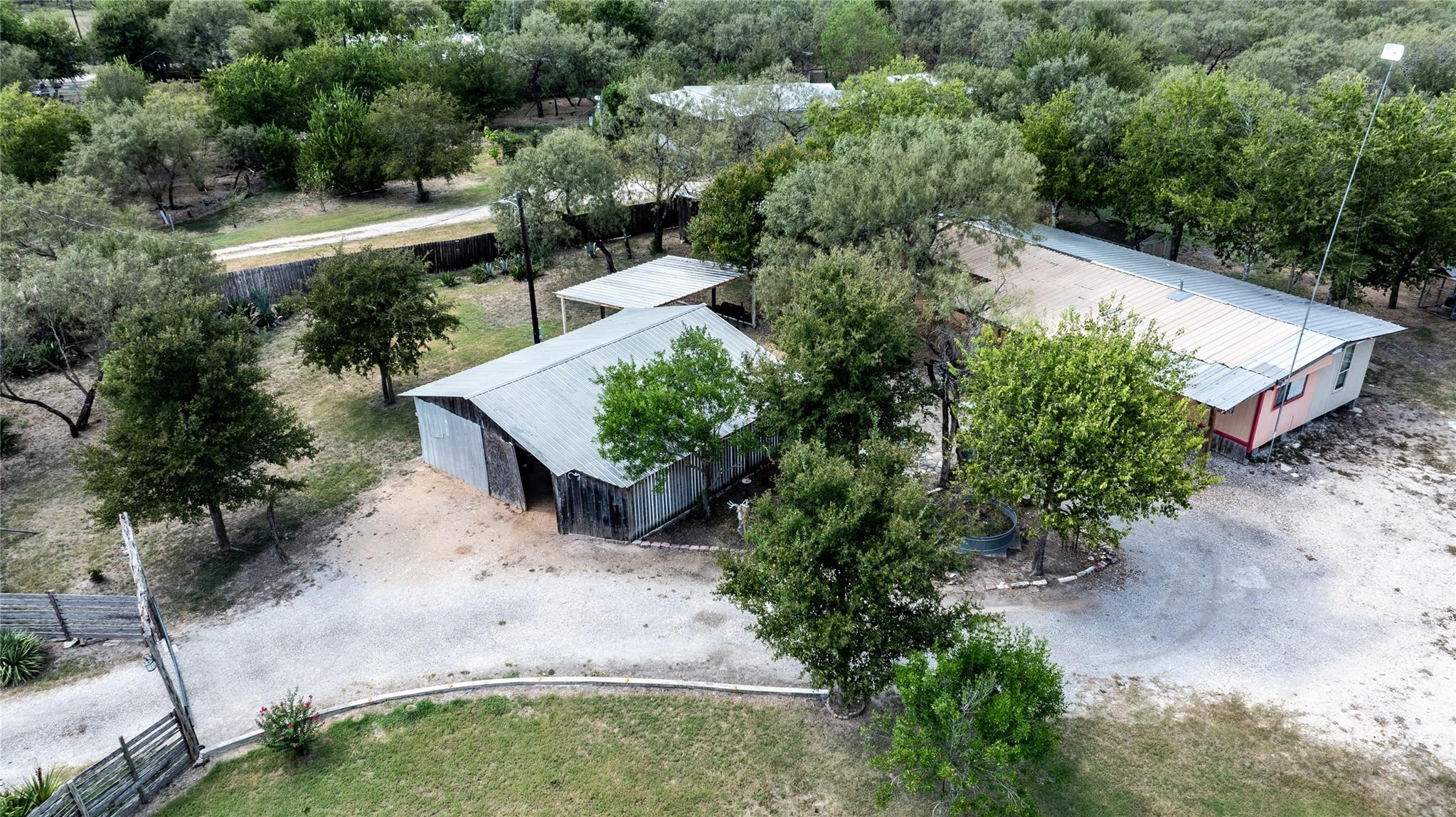 310 Union Hill Rd, Luling, TX 78648