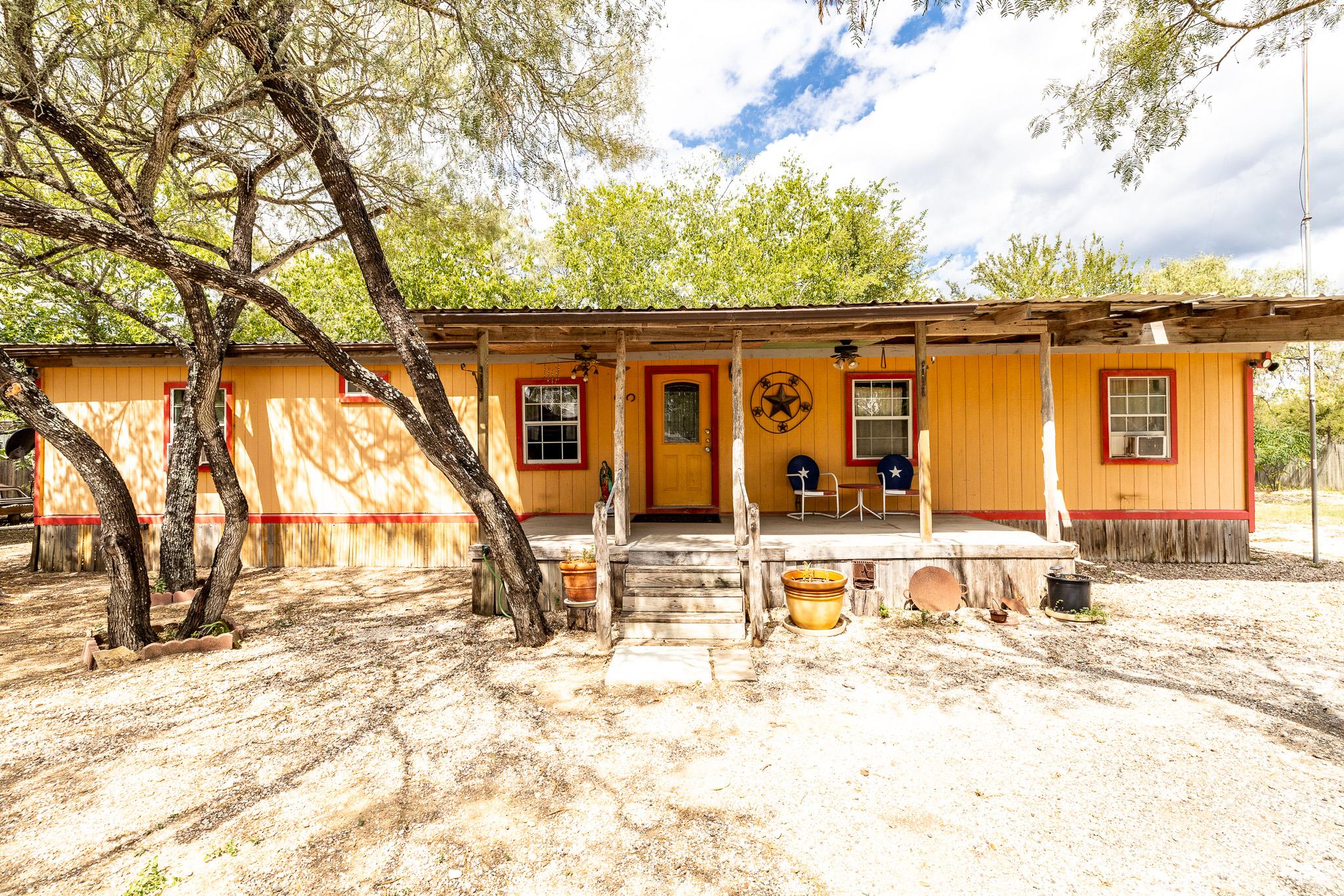 310 Union Hill Rd, Luling, TX 78648