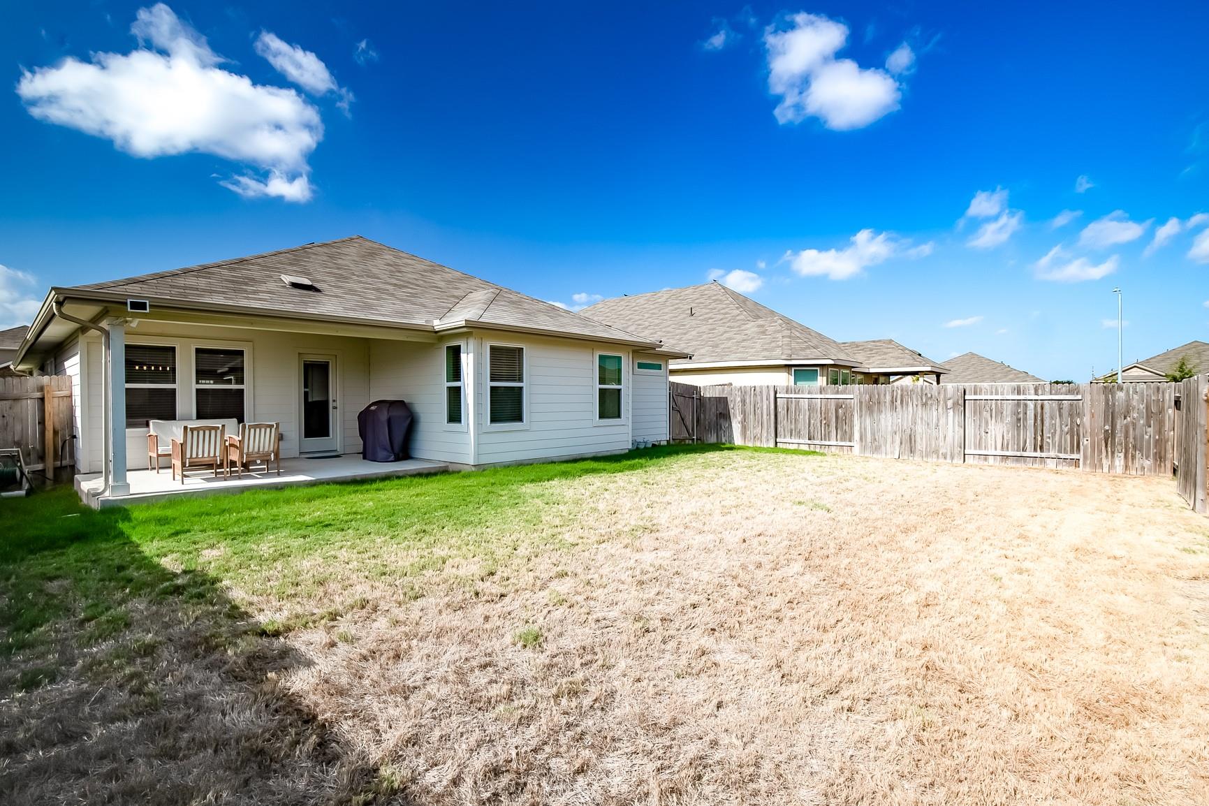 403 Grapefruit Rd, Hutto, TX 78634