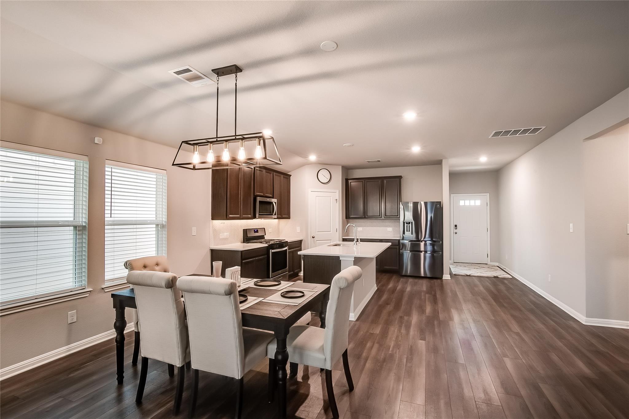 403 Grapefruit Rd, Hutto, TX 78634