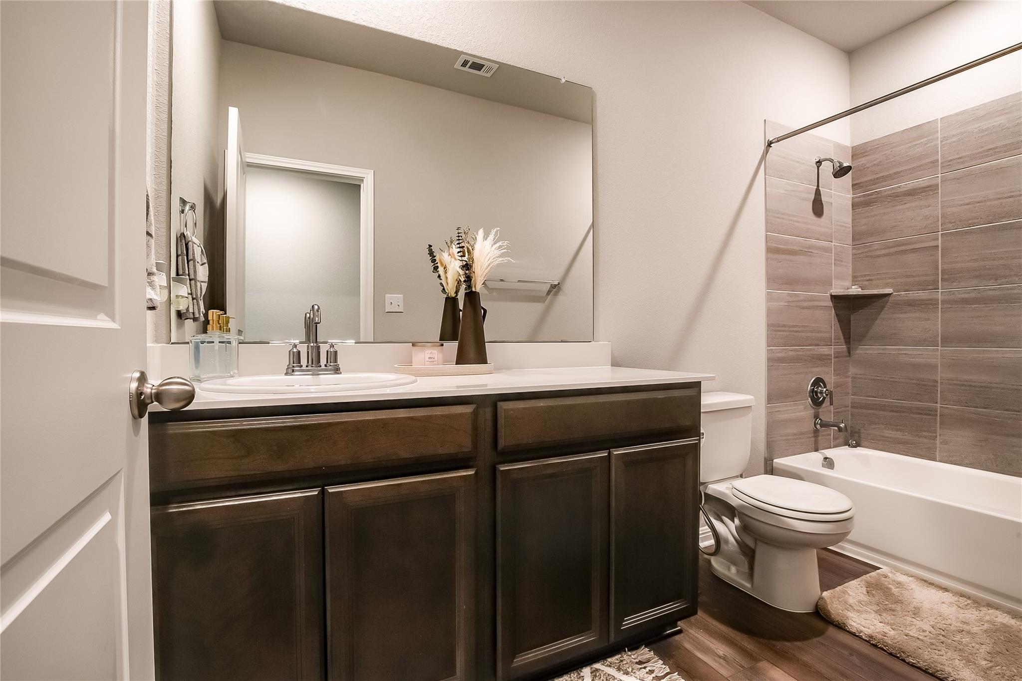 403 Grapefruit Rd, Hutto, TX 78634