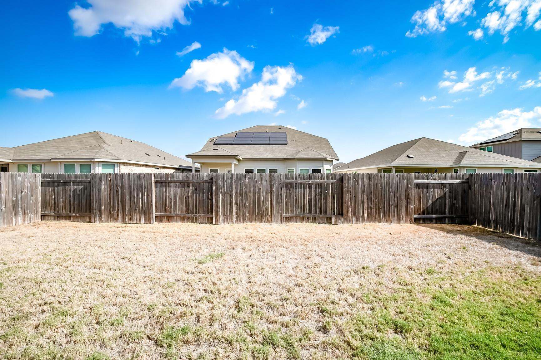 403 Grapefruit Rd, Hutto, TX 78634