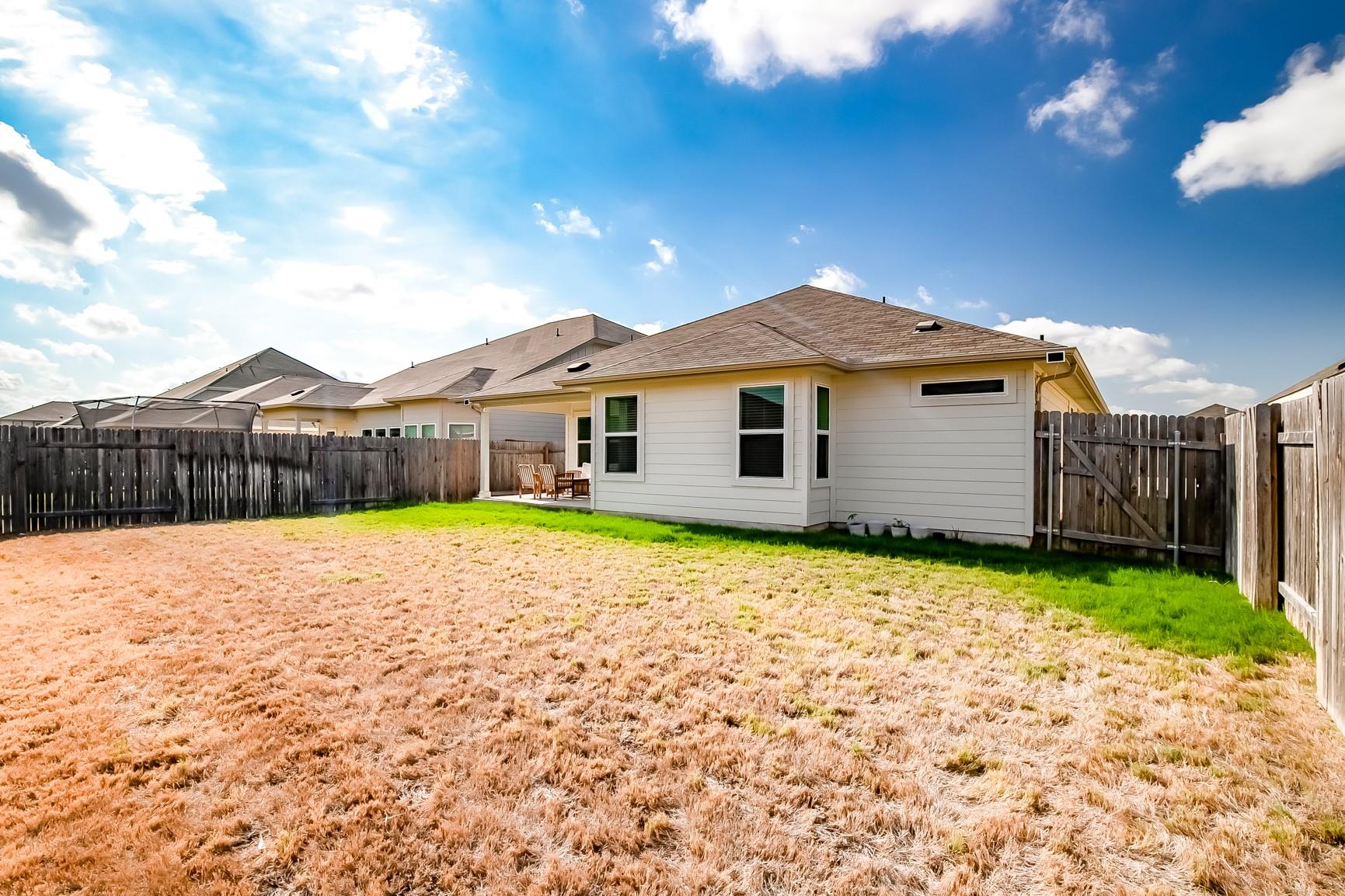 403 Grapefruit Rd, Hutto, TX 78634