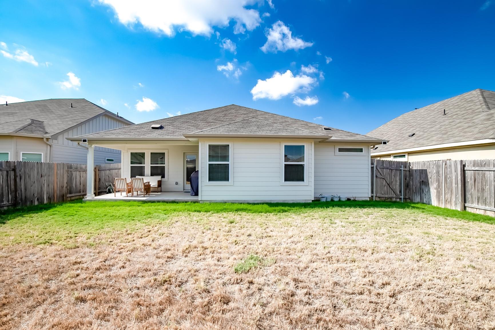 403 Grapefruit Rd, Hutto, TX 78634