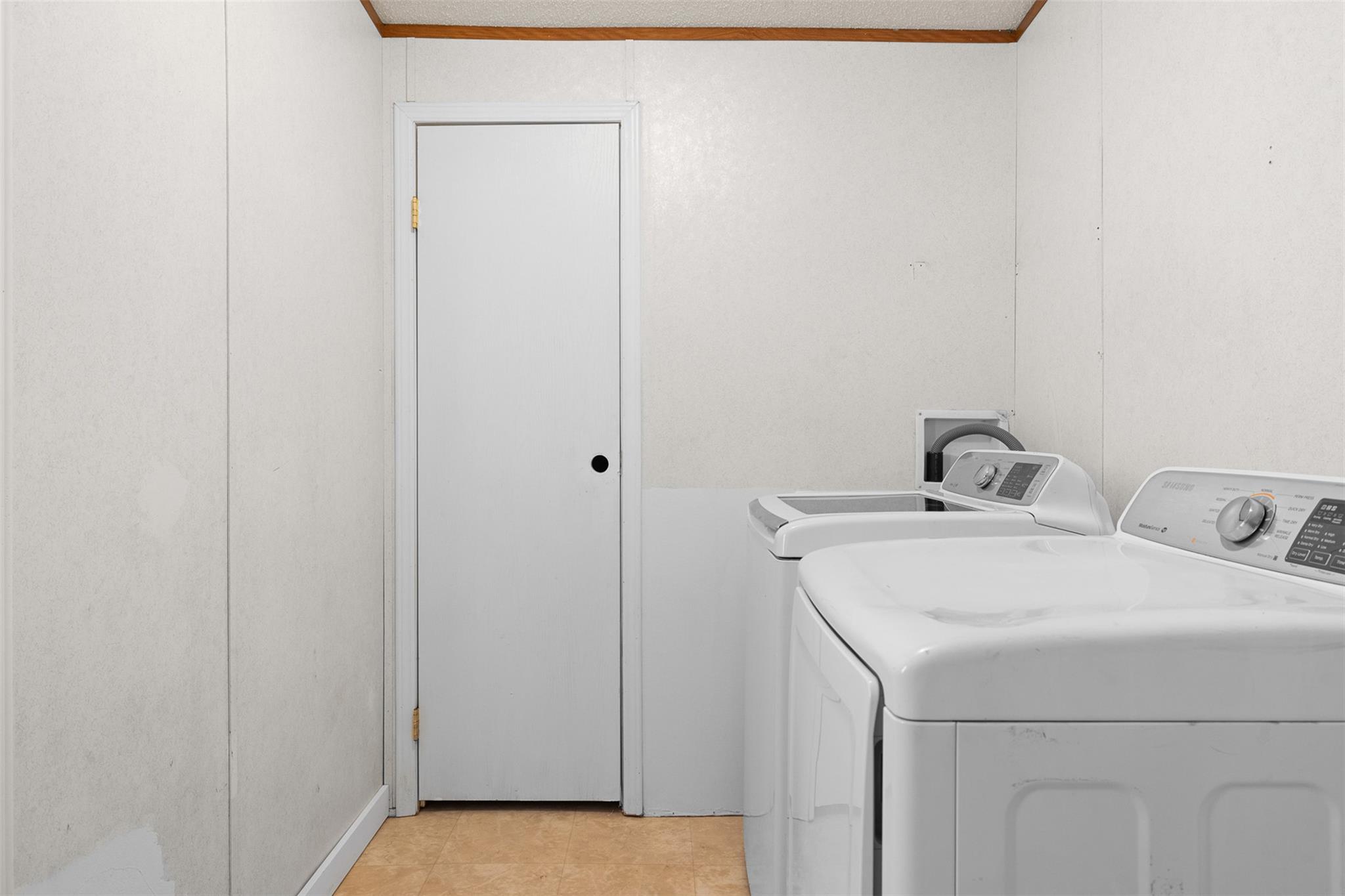 1099 Private Road 4041, Dime Box, TX 77853