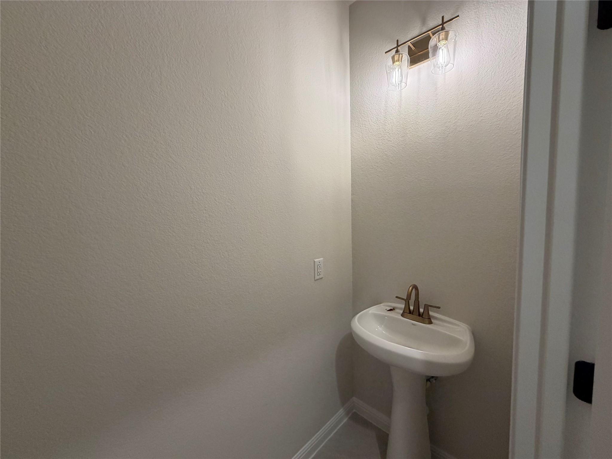 272 Ranier Way, Dripping Springs, TX 78620