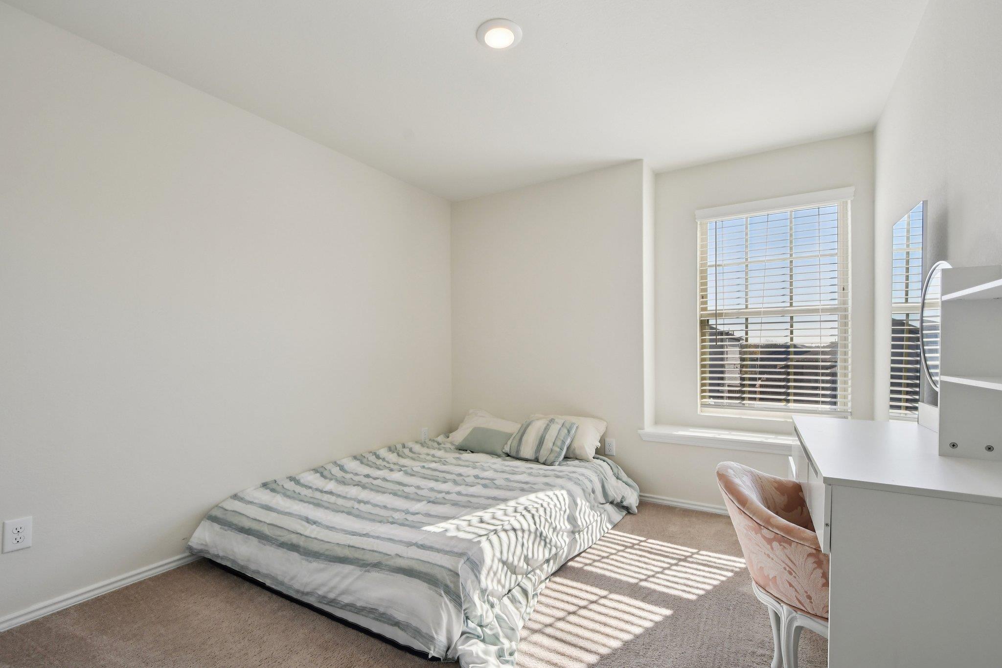 185 Katie Elder Dr, Jarrell, TX 76588