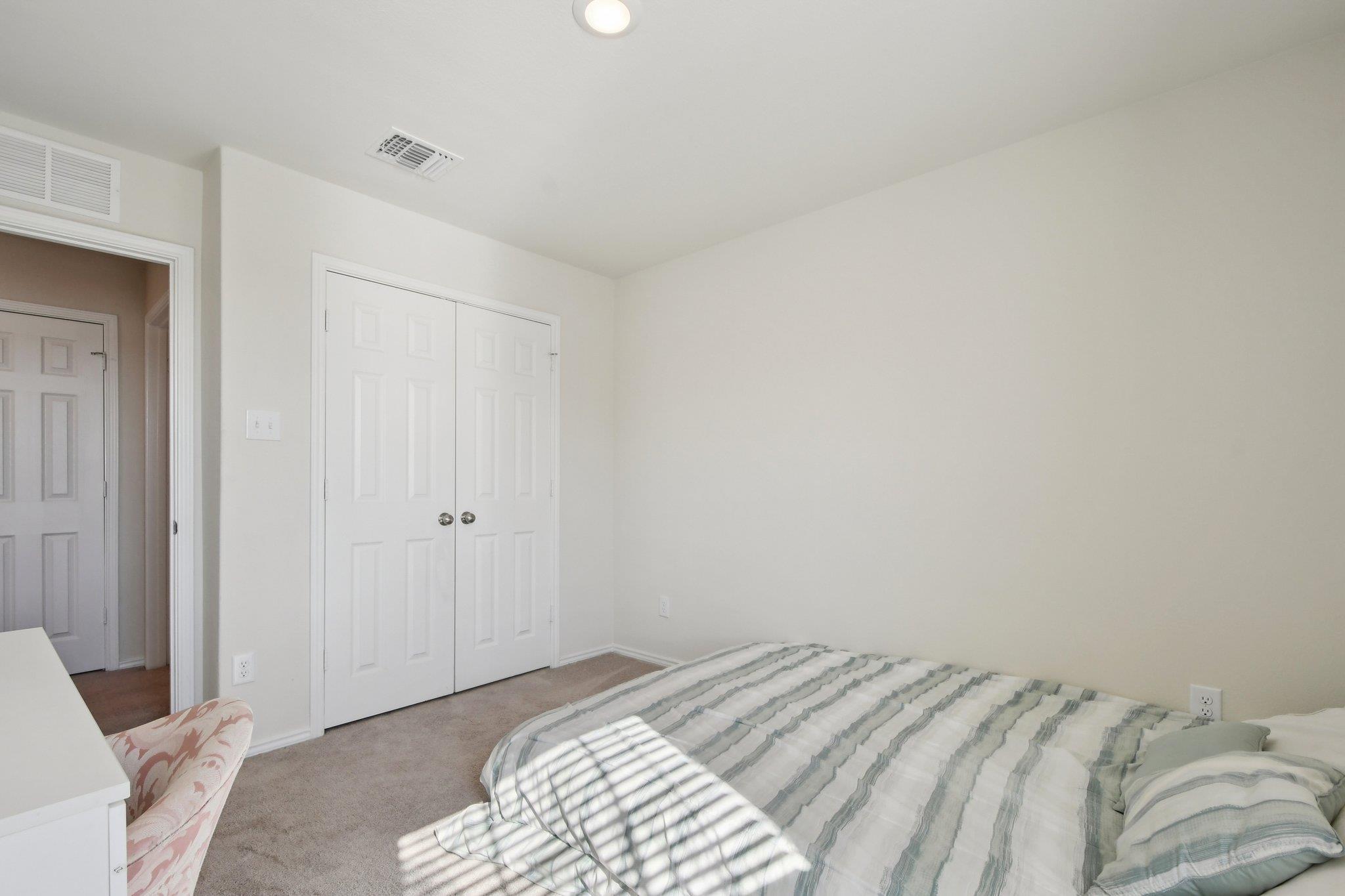 185 Katie Elder Dr, Jarrell, TX 76588