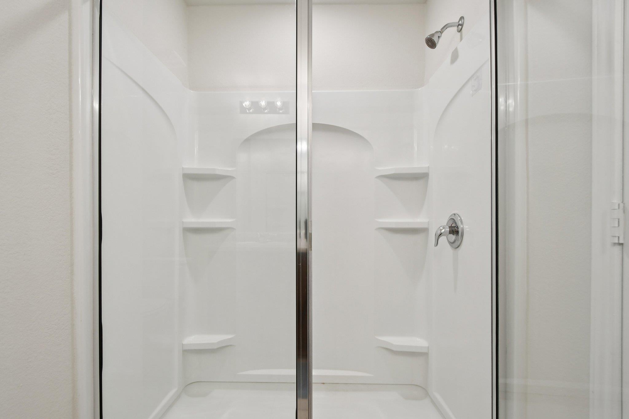 185 Katie Elder Dr, Jarrell, TX 76588