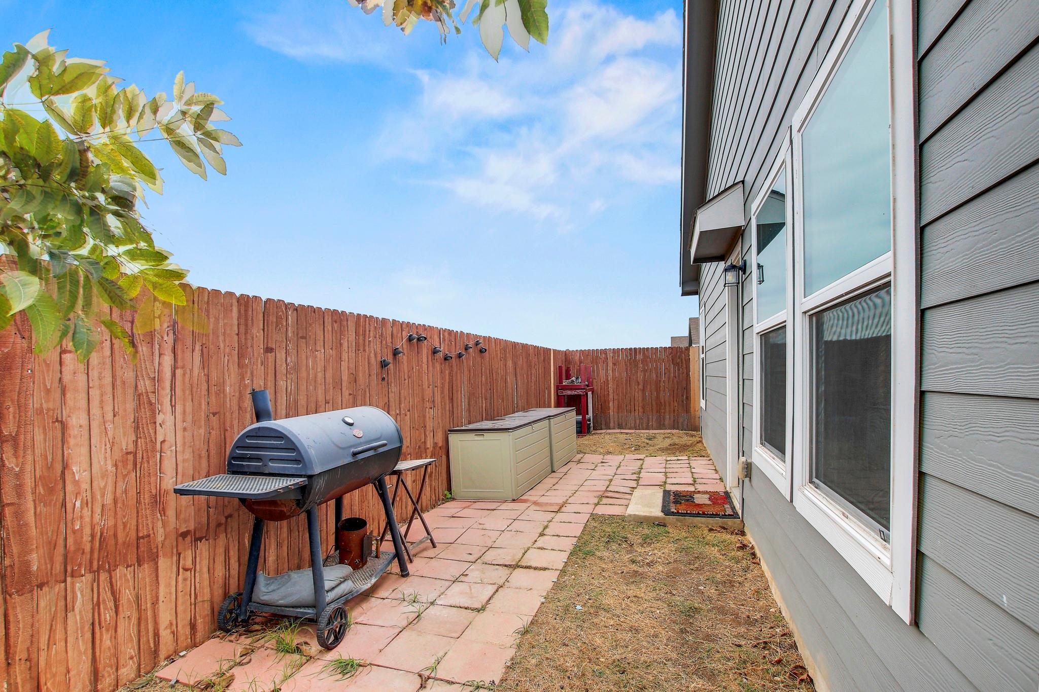 207 Soapstone Pass, Maxwell, TX 78656