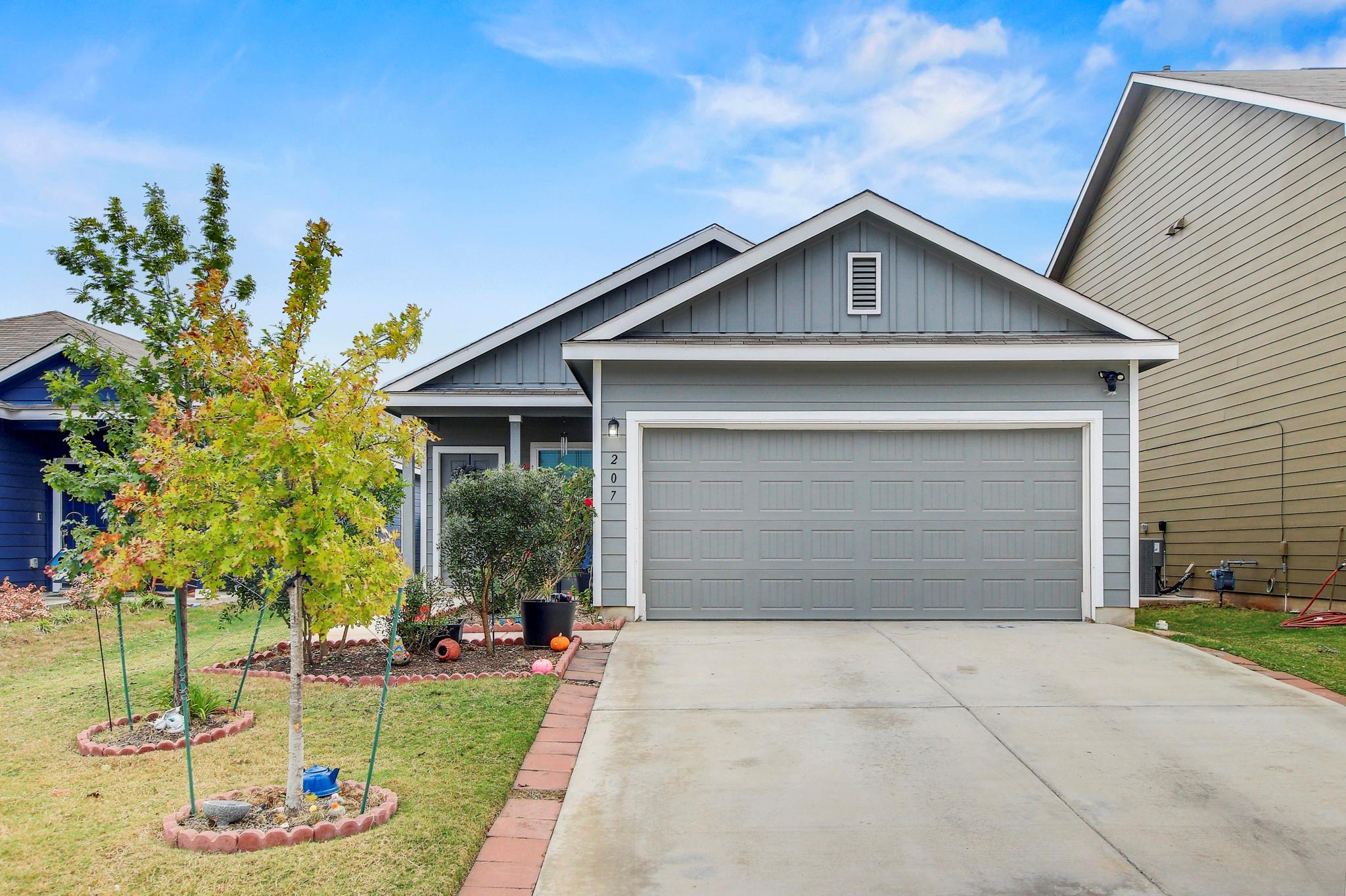 207 Soapstone Pass, Maxwell, TX 78656