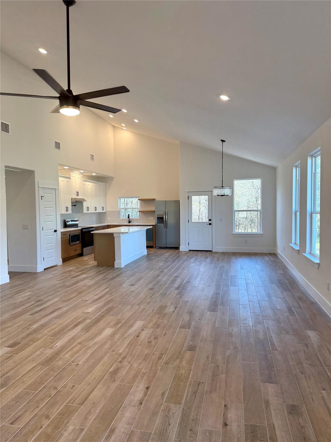 113 Mokulua Ln, Bastrop, TX 78602