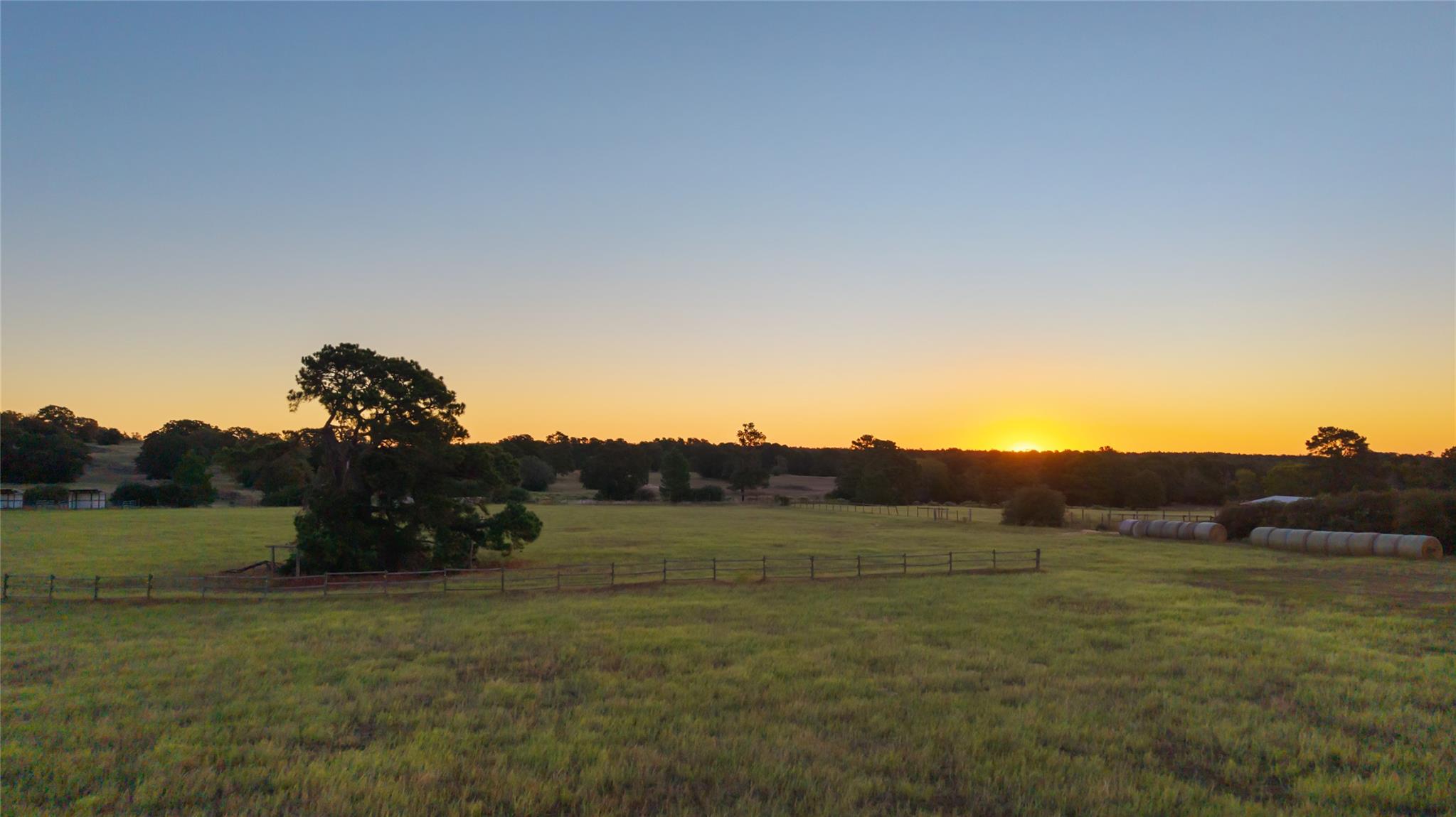 245 Country Lane Ln, McDade, TX 78650