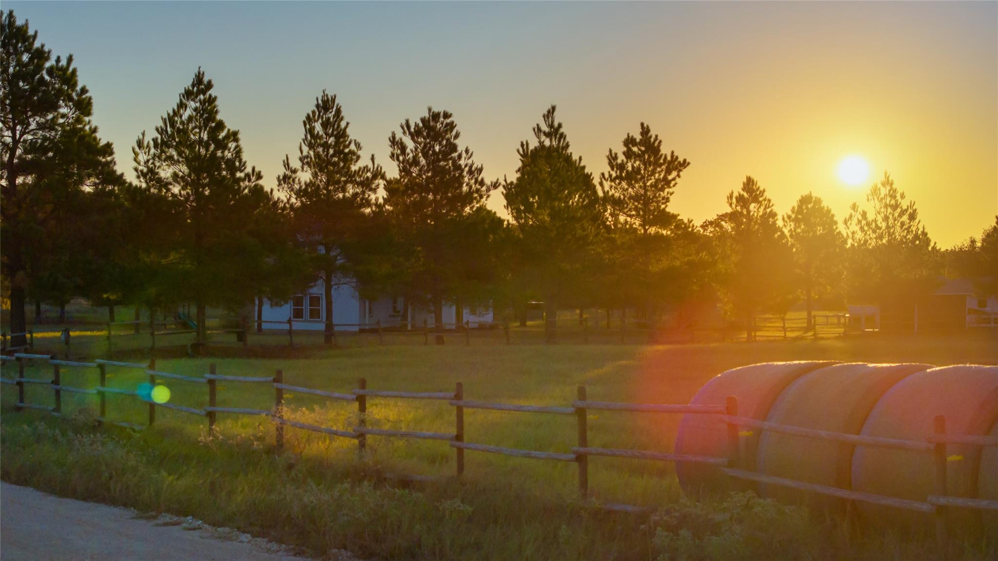 245 Country Lane Ln, McDade, TX 78650