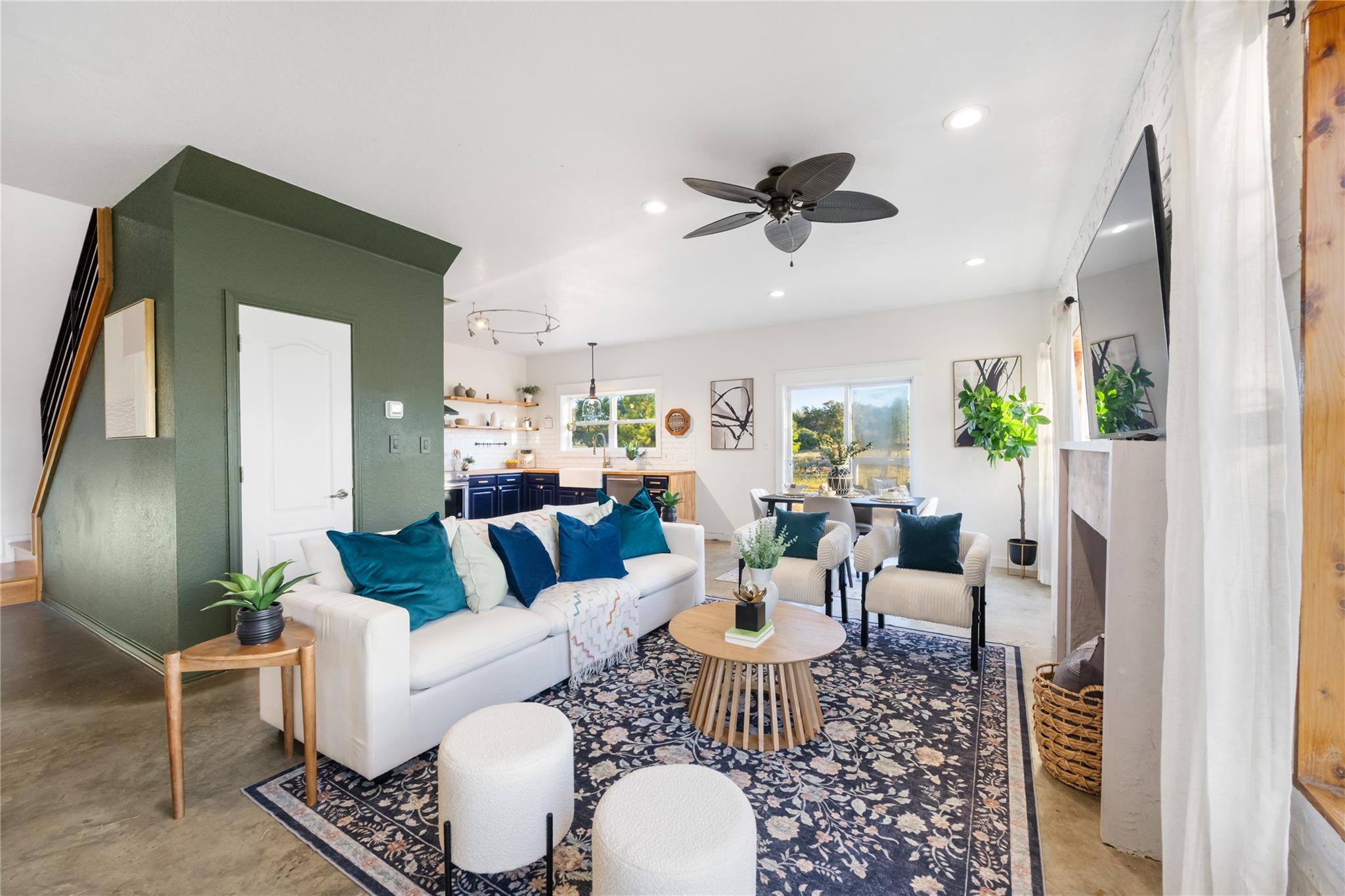 245 Country Lane Ln, McDade, TX 78650