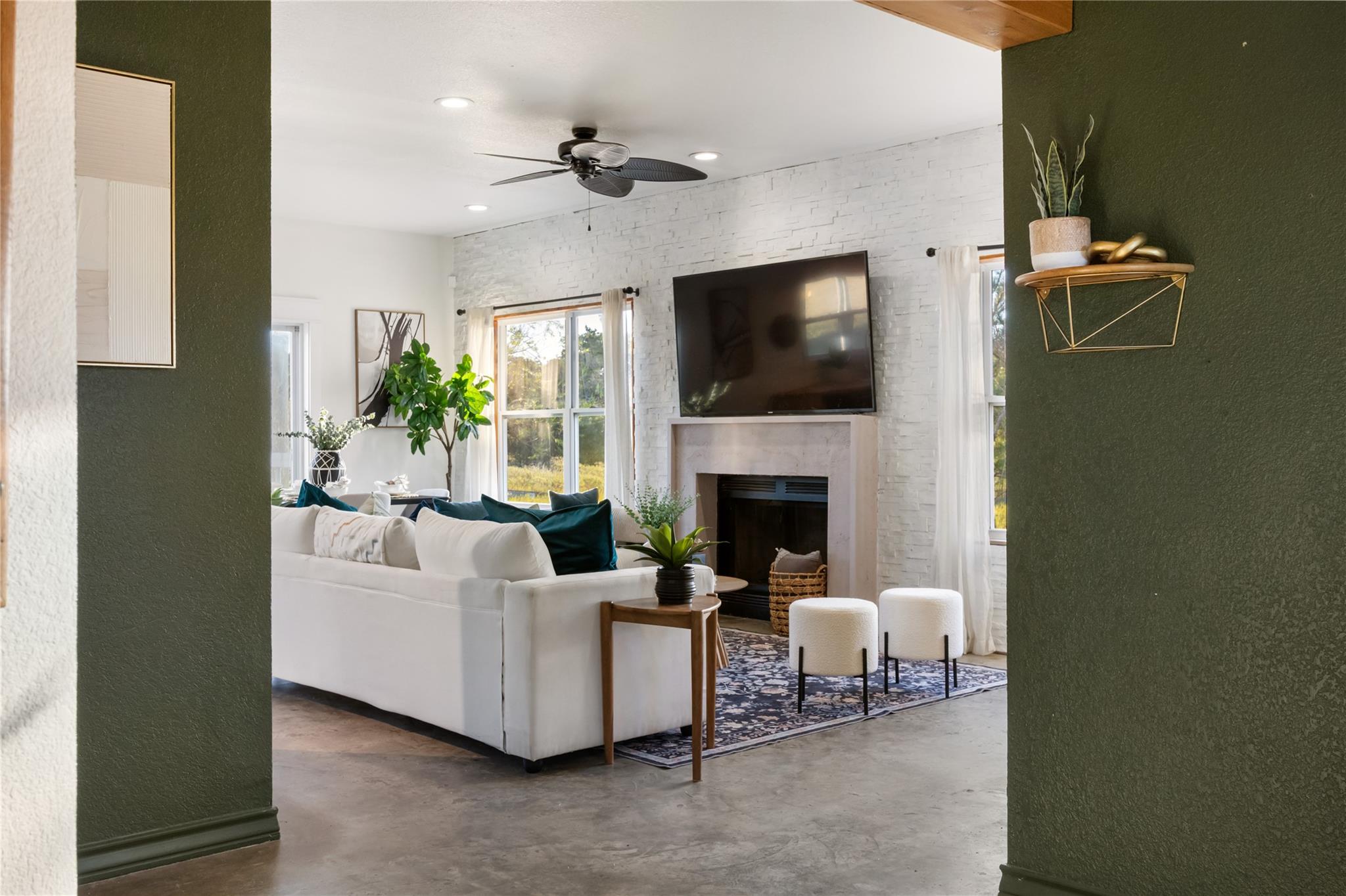 245 Country Lane Ln, McDade, TX 78650