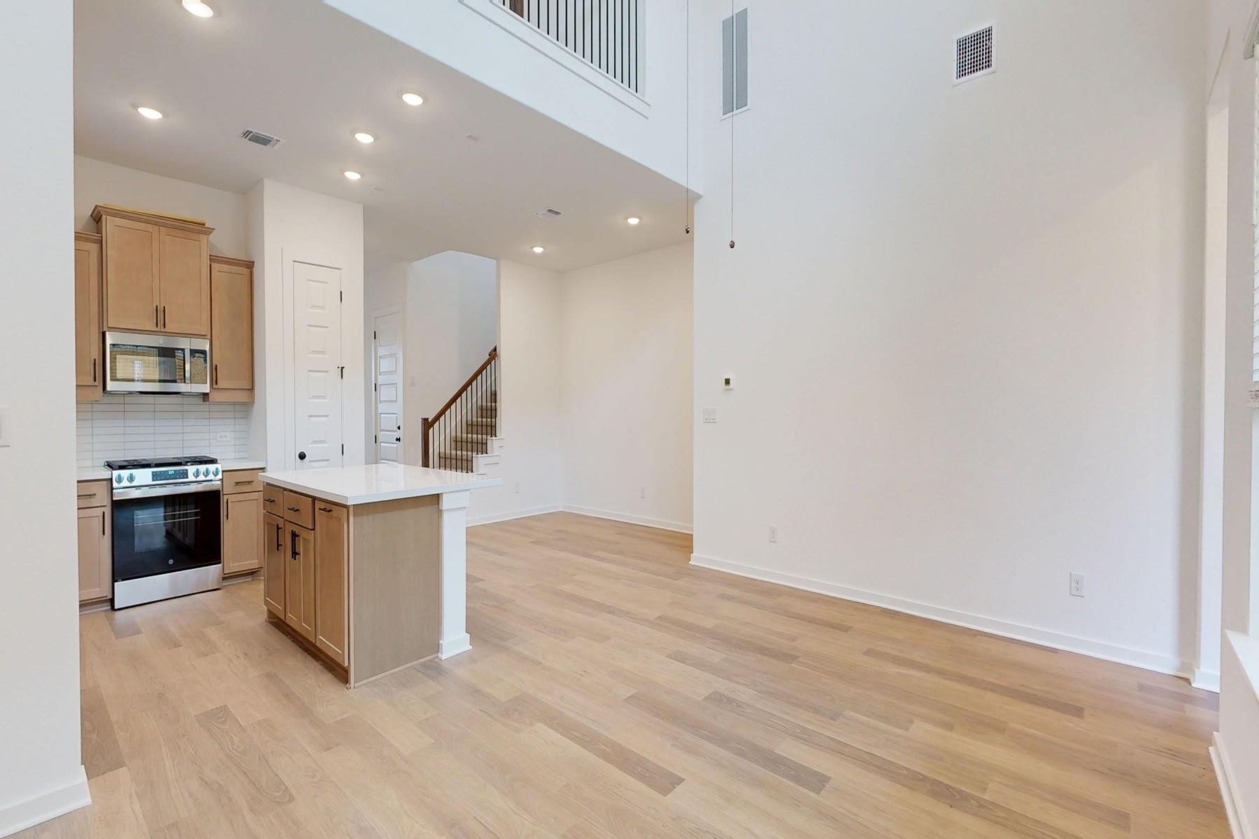 152 Bishop Wood Rd, Dripping Springs, TX 78620