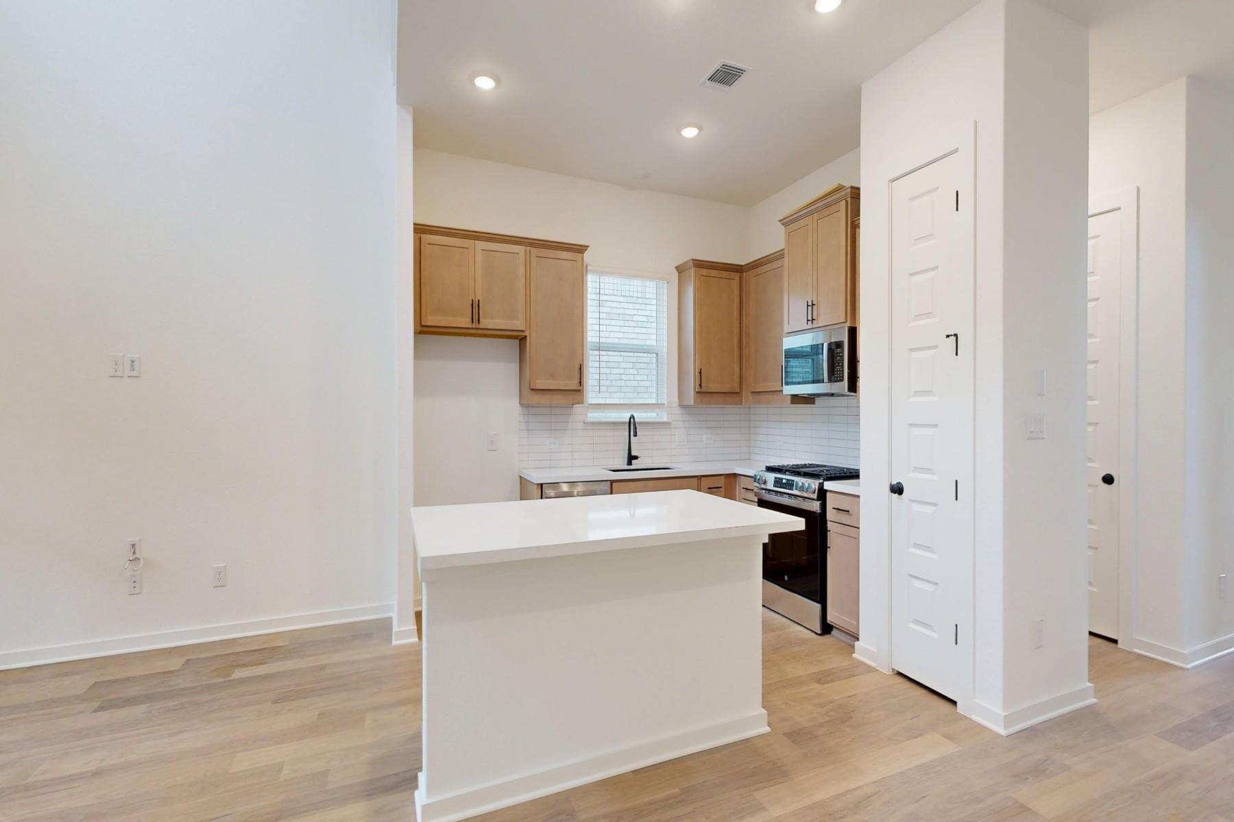 152 Bishop Wood Rd, Dripping Springs, TX 78620