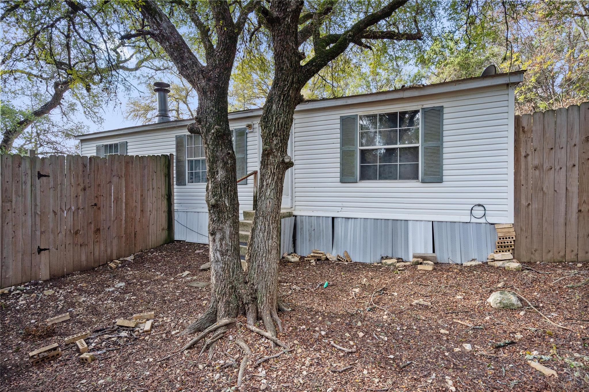 743 Oak Mdws, San Marcos, TX 78666