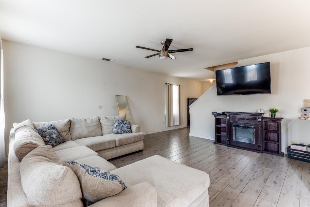 1524 Treeta Trl, Kyle, TX 78640