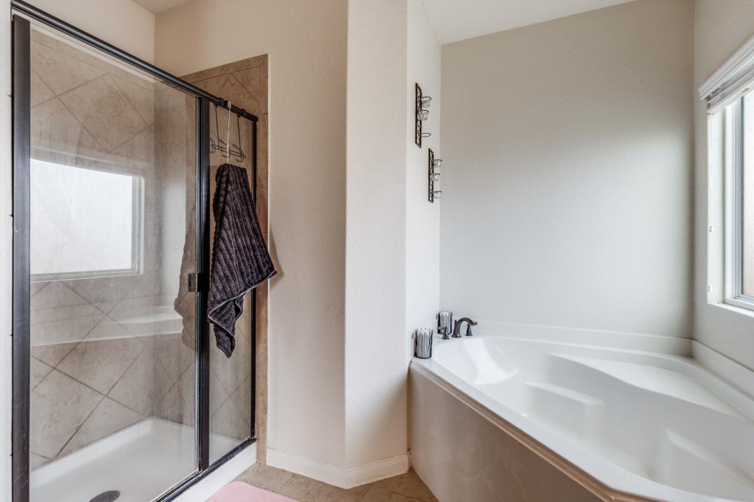 1524 Treeta Trl, Kyle, TX 78640