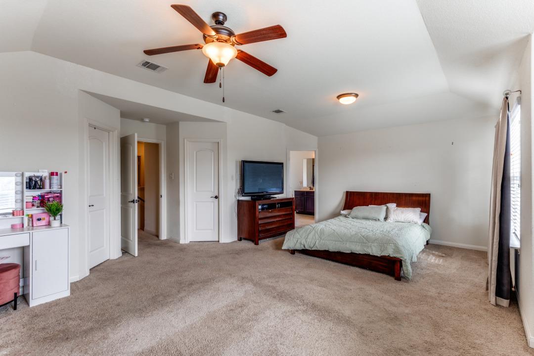 1524 Treeta Trl, Kyle, TX 78640