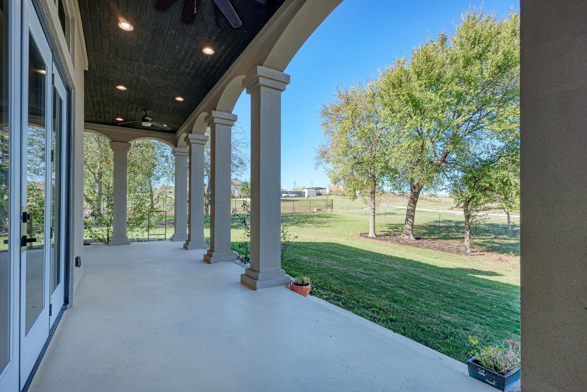 104 Spring Valley St, Hutto, TX 78634