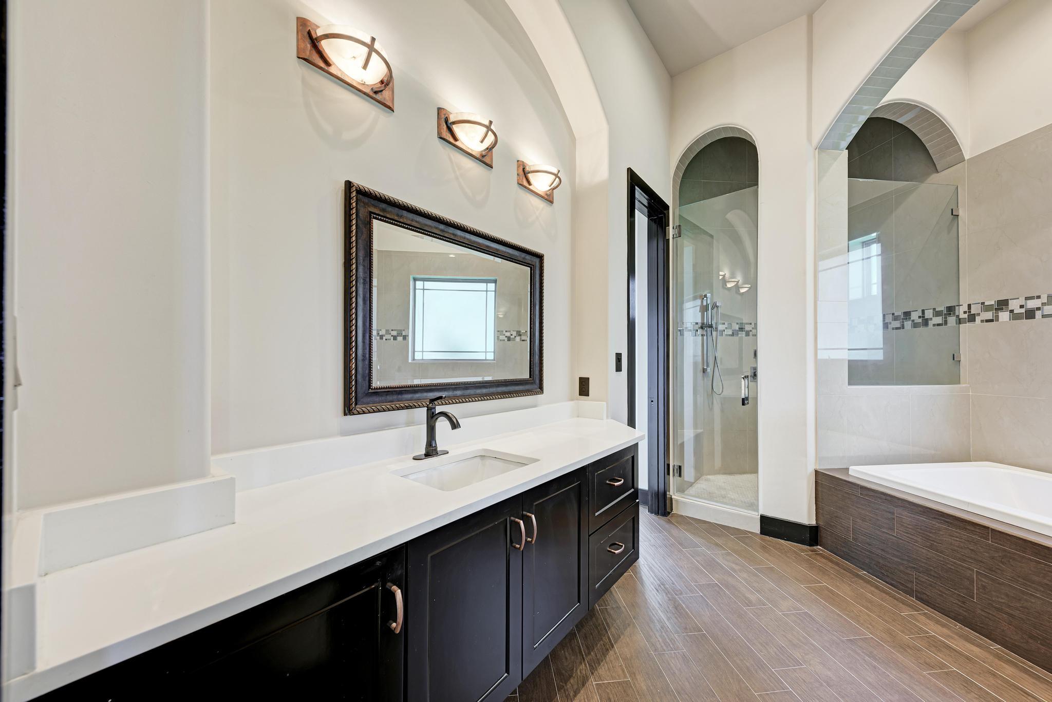 104 Spring Valley St, Hutto, TX 78634