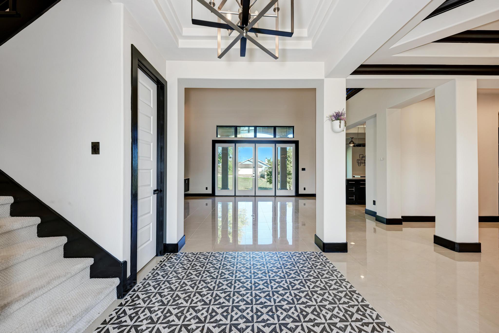 104 Spring Valley St, Hutto, TX 78634