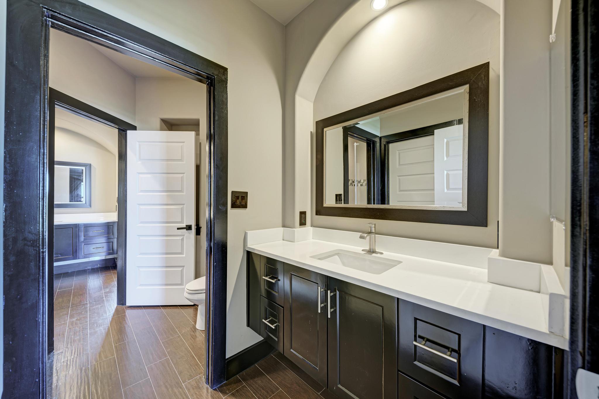 104 Spring Valley St, Hutto, TX 78634