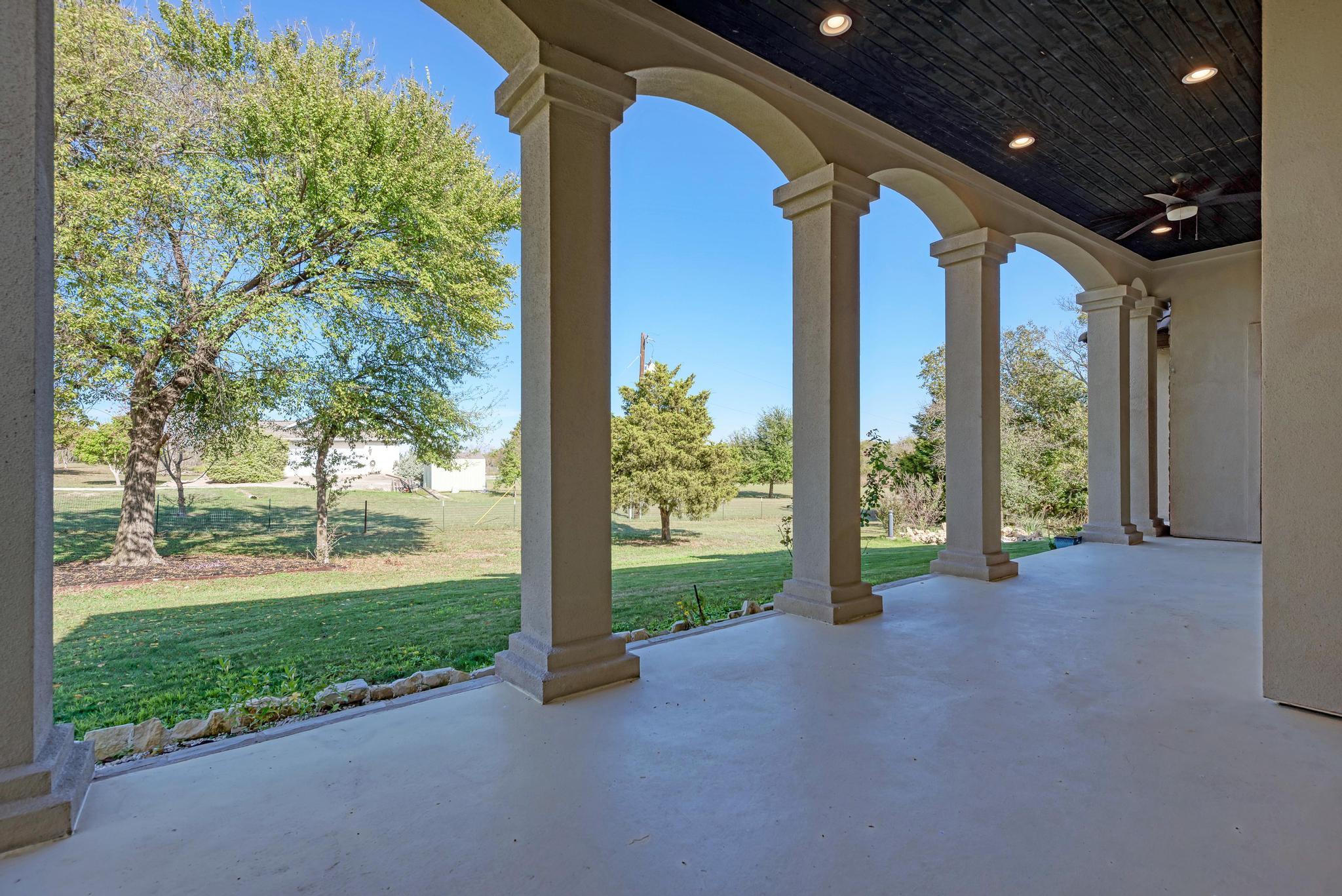 104 Spring Valley St, Hutto, TX 78634