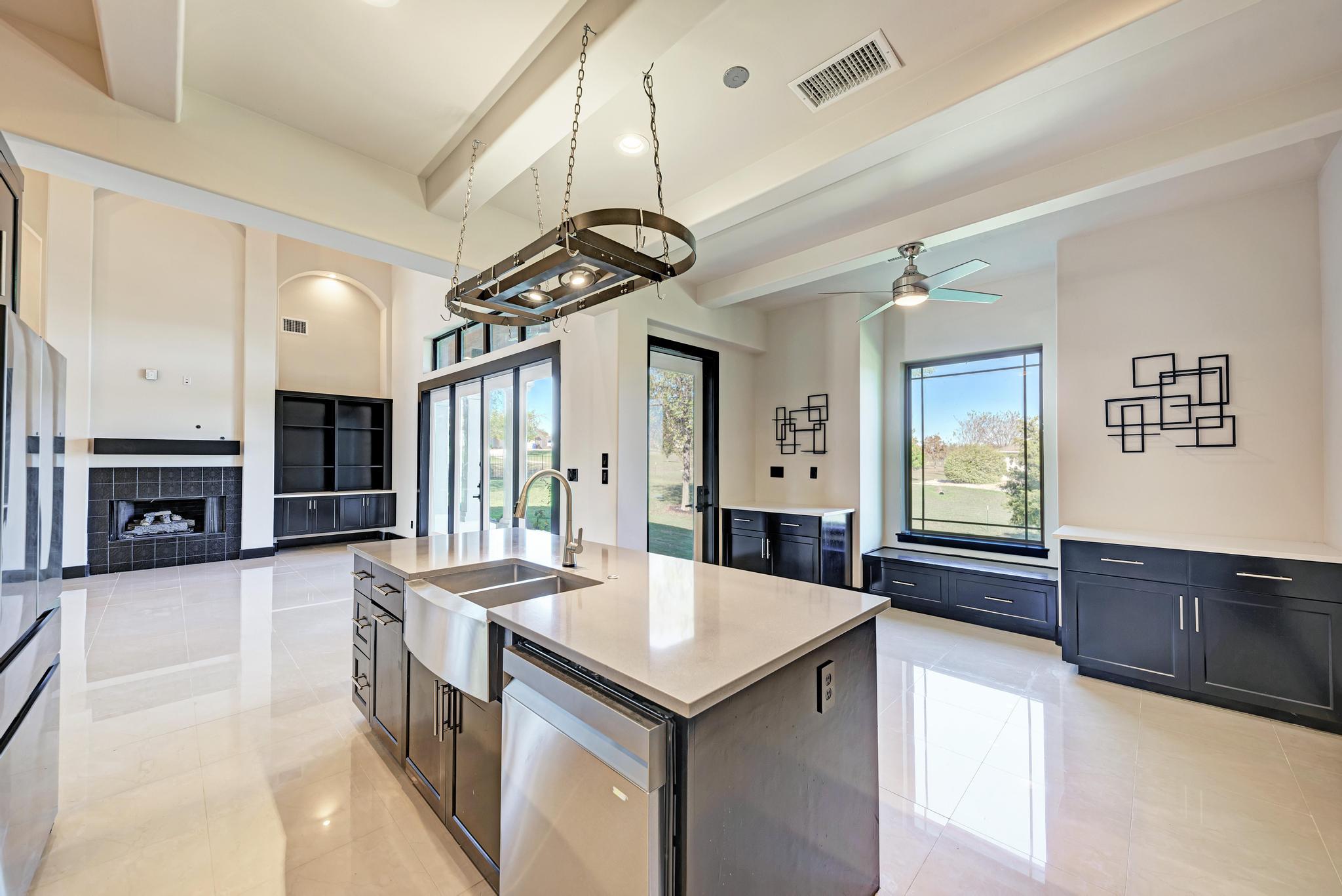 104 Spring Valley St, Hutto, TX 78634