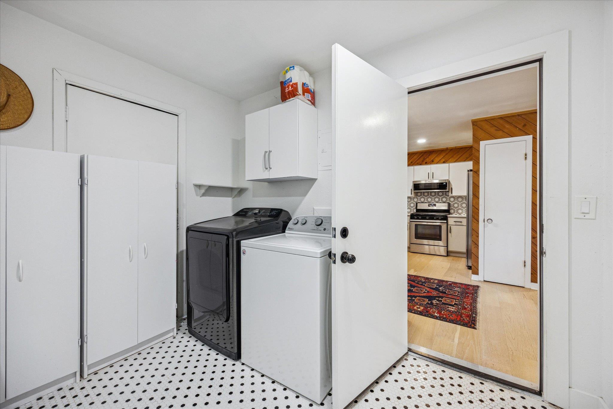 6809 Meadow Cir, Austin, TX 78745