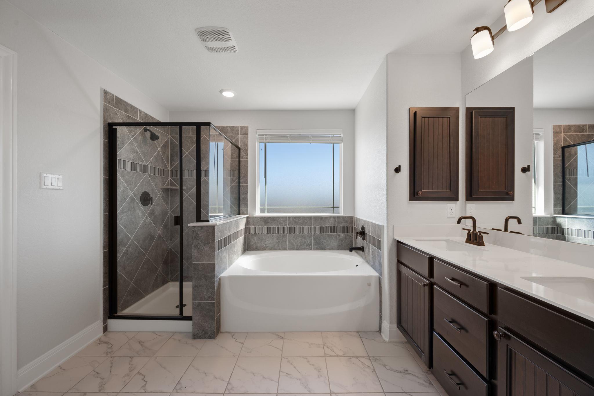 136 Danablu Dr, Hutto, TX 78634